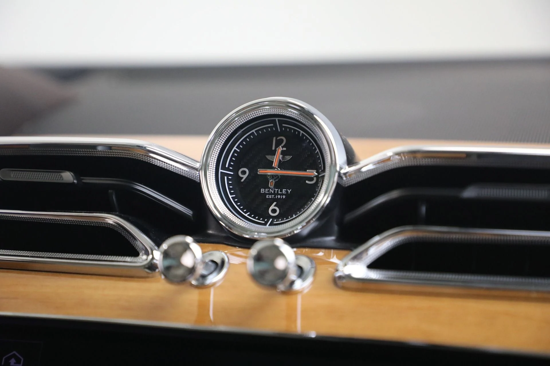 mph023_3484078914_Used_2021_Bentley_Bentayga_V8_1780783527_421b71848e