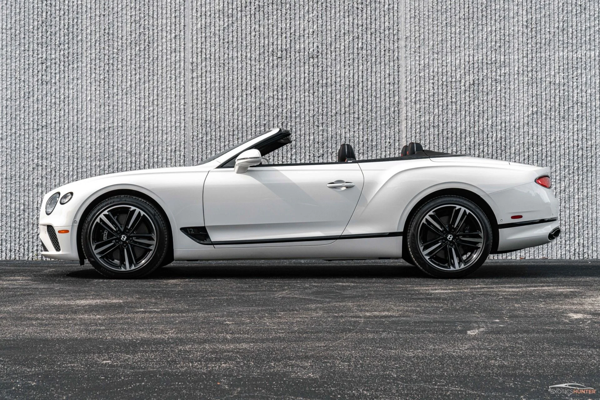 mph023_3484599104_Used_2020_Bentley_Continental_GTC_280_K_MSRP_Mulliner_Blackline_Rotating_Display_1766938877_fe31d3b126