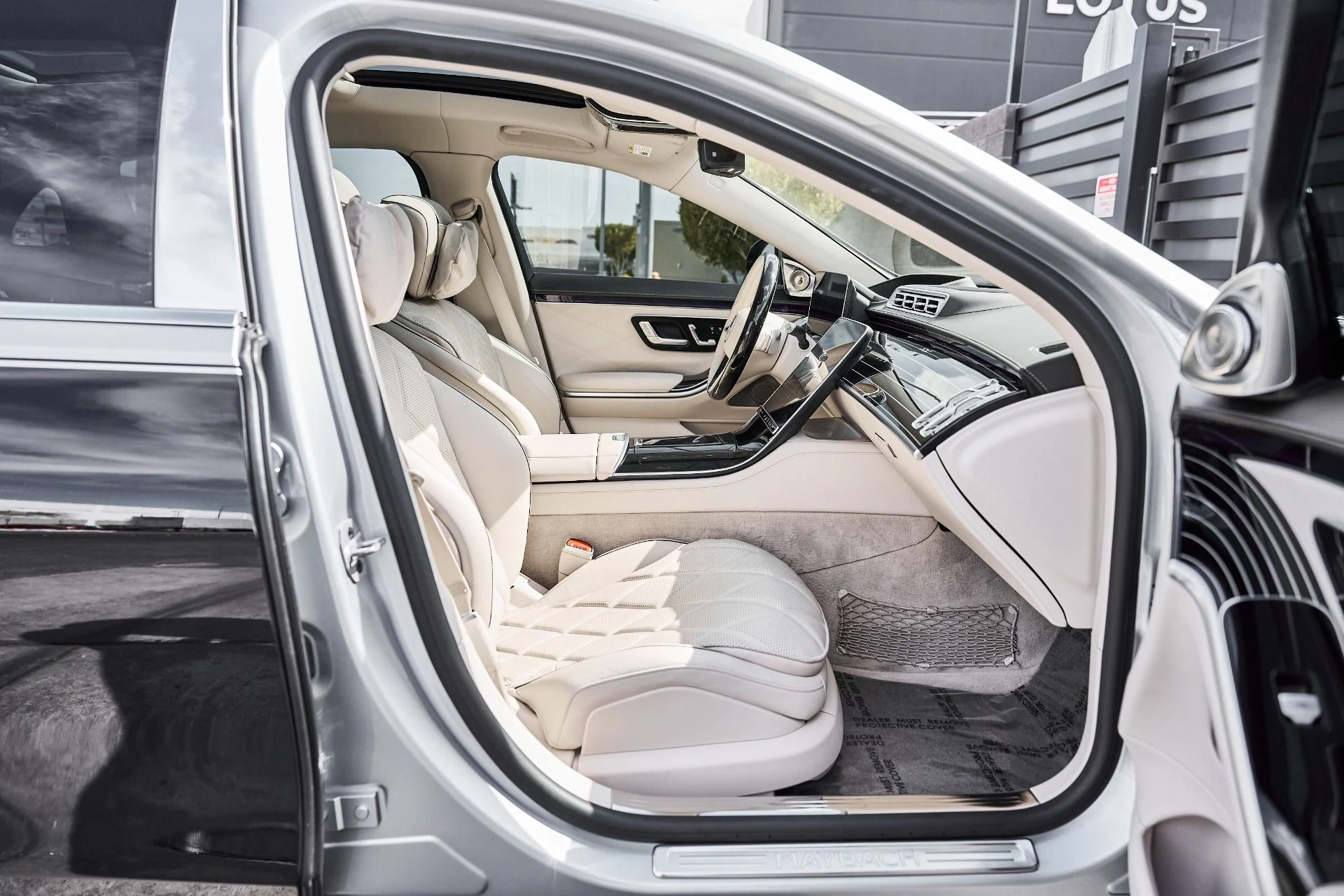 mph023_3485172429_Used_2024_Mercedes_Benz_S_Class_Maybach_S_580_1779327318_2863b0ff02