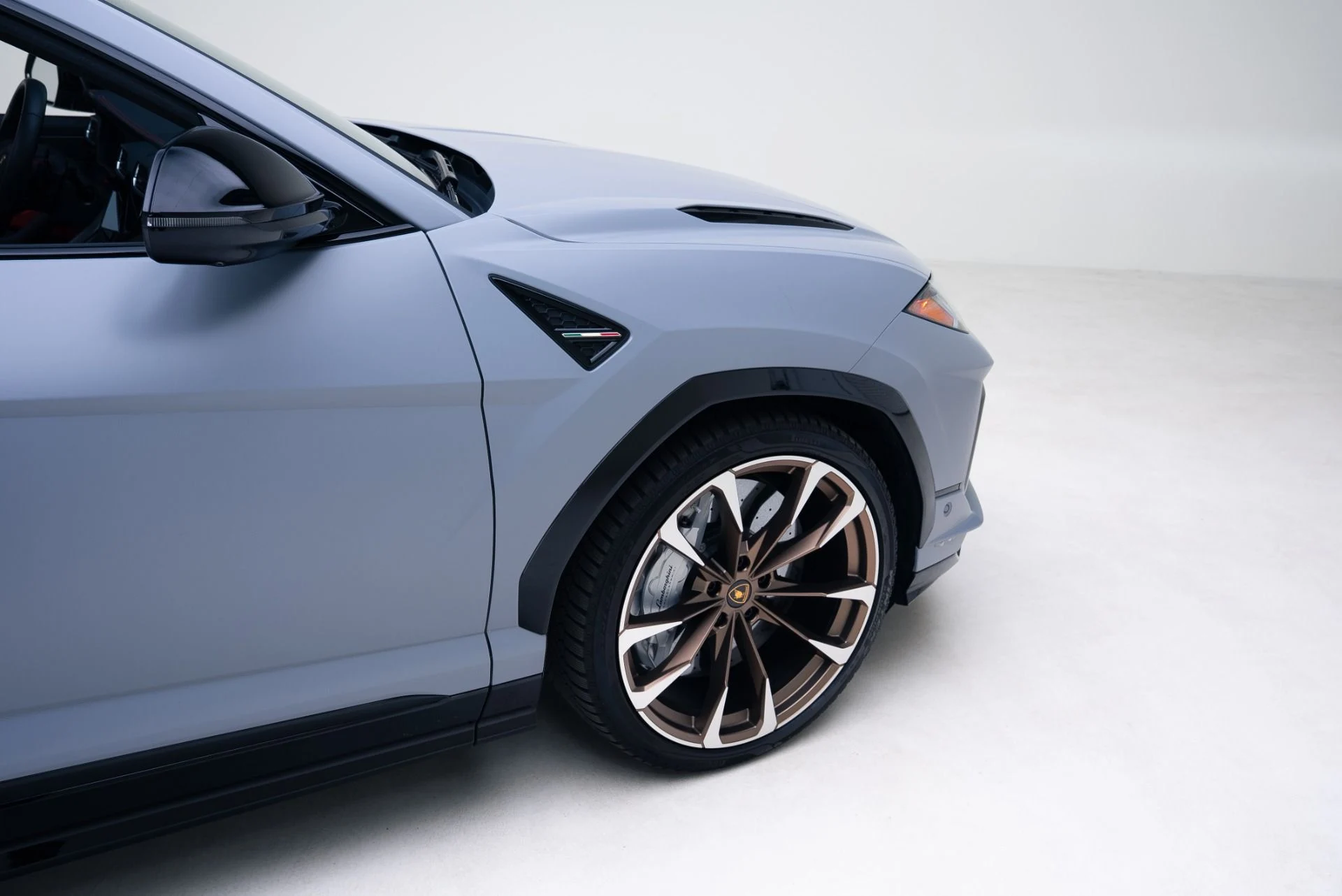 mph023_3500913079_Used_2024_Lamborghini_Urus_S_1768413804_0cde916577