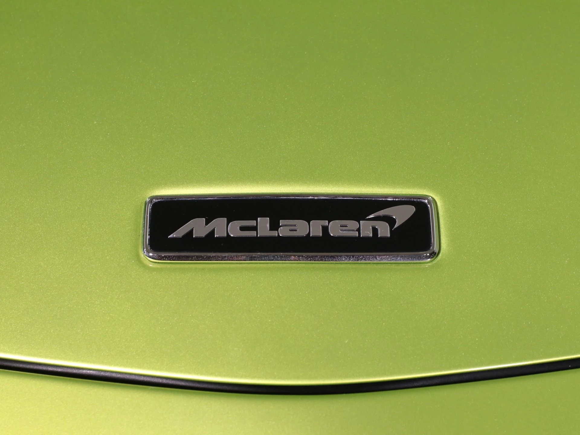 mph023_3507170676_Used_2023_Mc_Laren_Artura_1729490535_3d53940d40