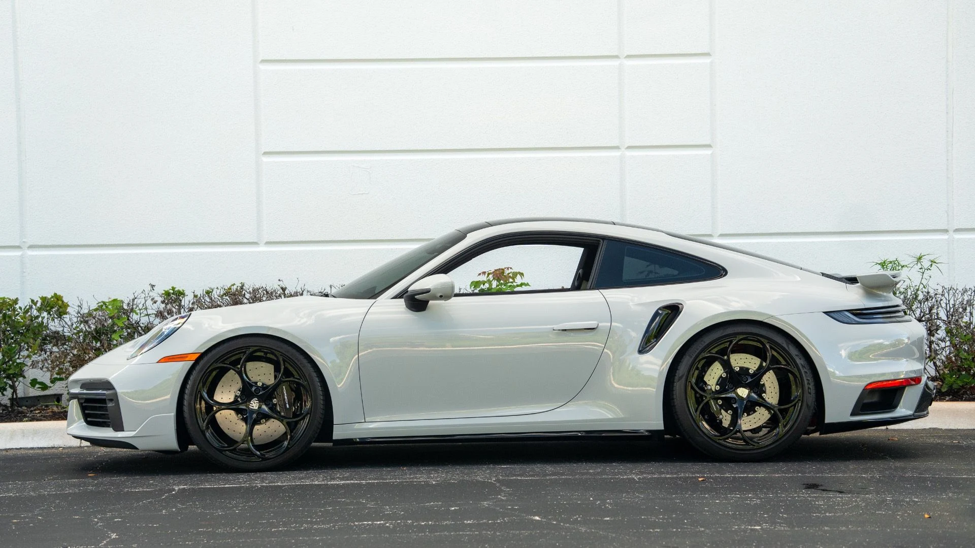 mph023_3517960548_Used_2022_Porsche_911_Turbo_S_1753978712_65c96de331