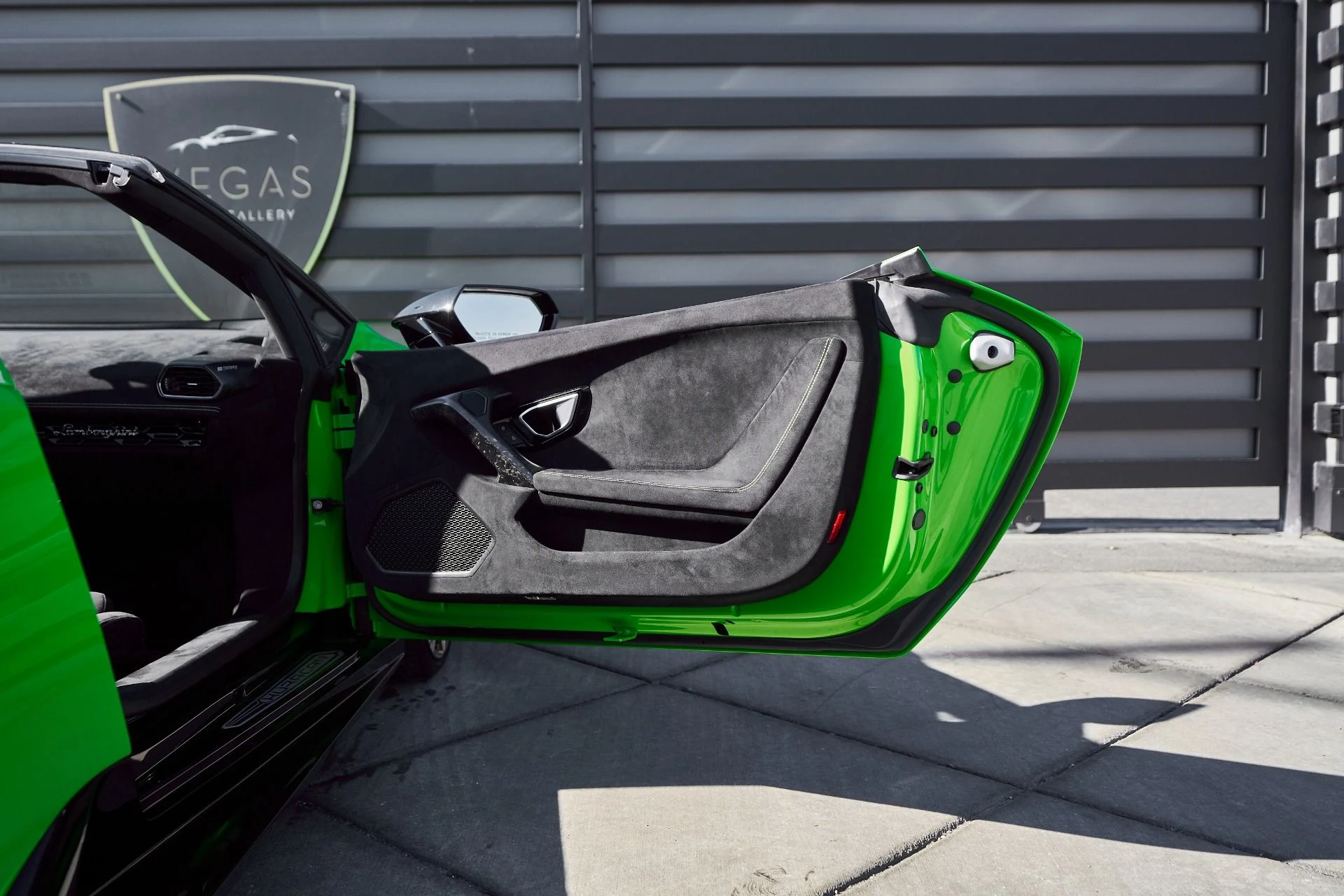 mph023_3518470053_Used_2019_Lamborghini_Huracan_Performante_Spyder_1764058275_a487245eec