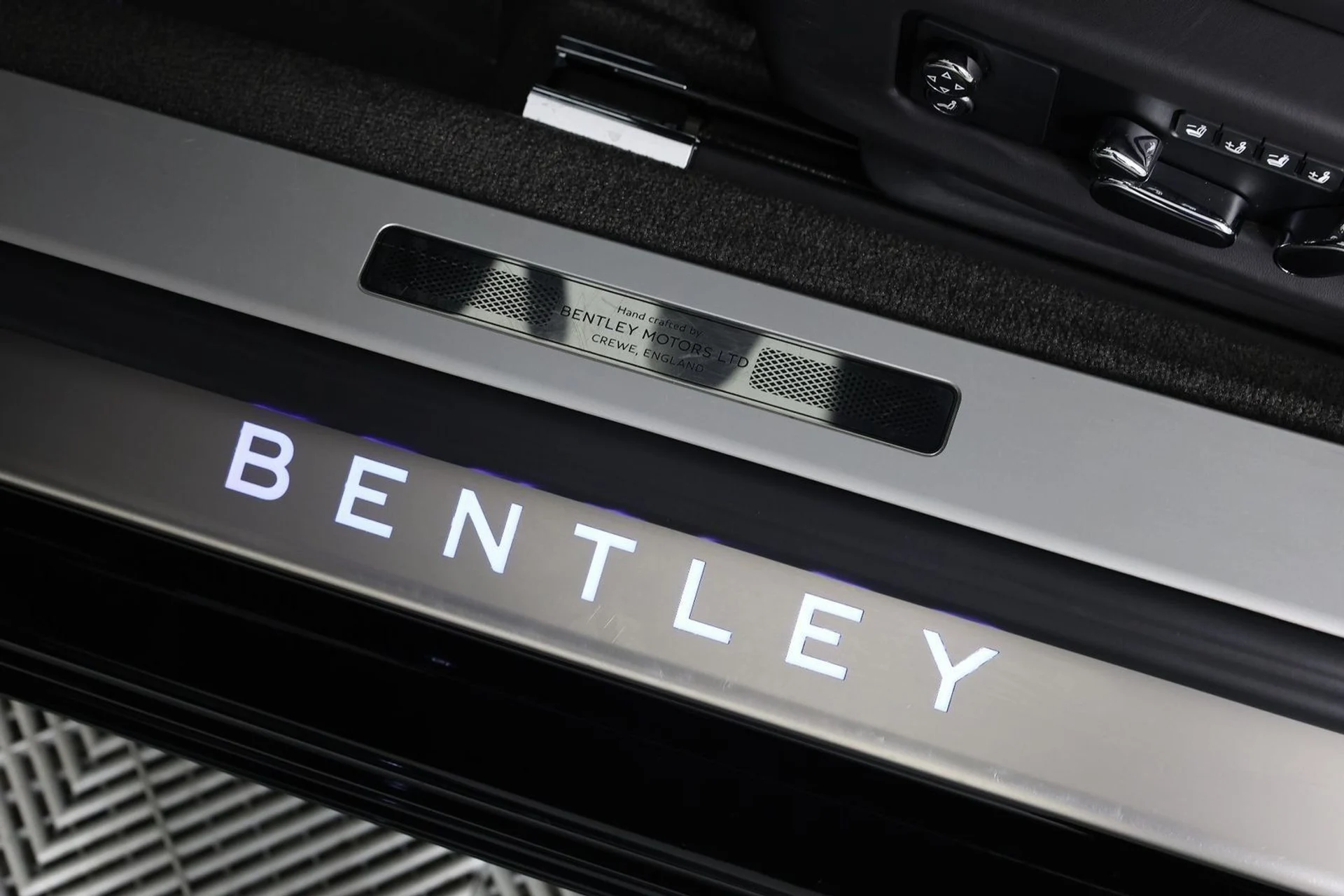 mph023_3530177897_86a88c10f418ca0d364d38fa67cec0b0_2e3f84e00e