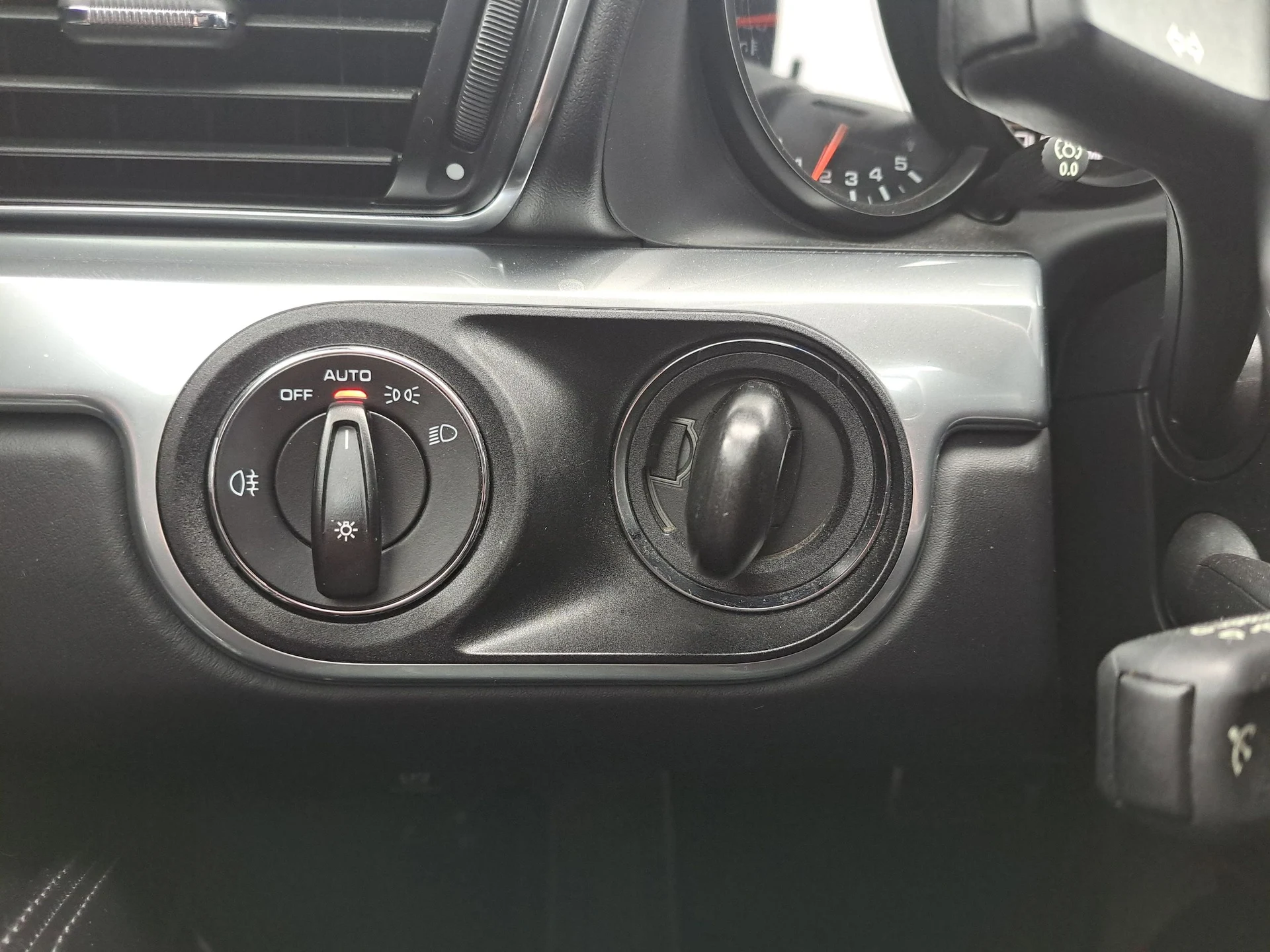 mph023_3531323957_0fa11e75681f494bb890c332c0a8bc6ex_850b987ee6