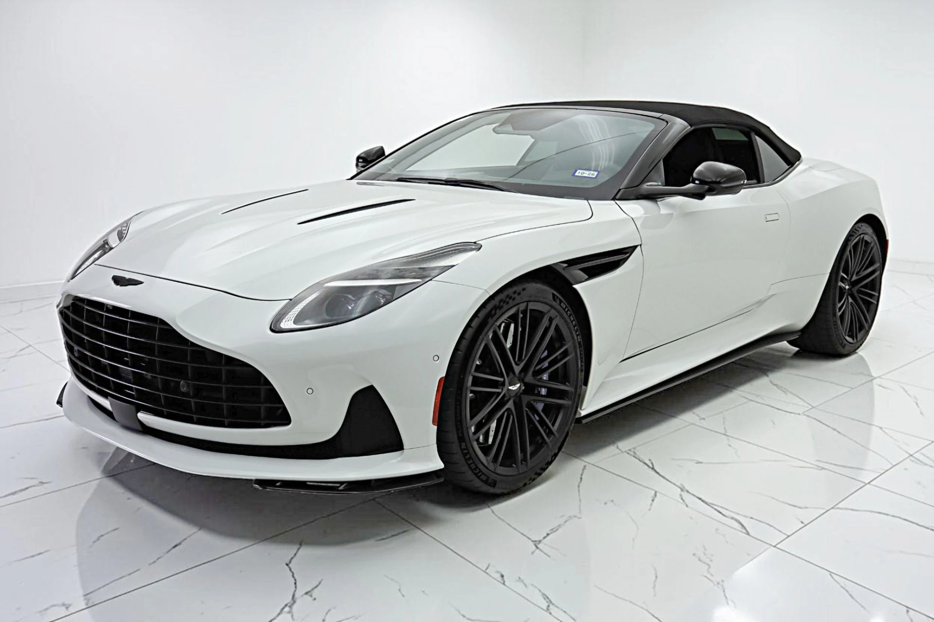 mph023_3535383204_Used_2024_Aston_Martin_DB_12_Volante_8fa4cc53b6