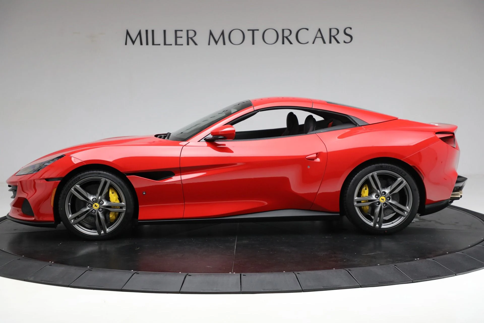mph023_3544754157_Used_2023_Ferrari_Portofino_M_1793389960_3a2c6e6924