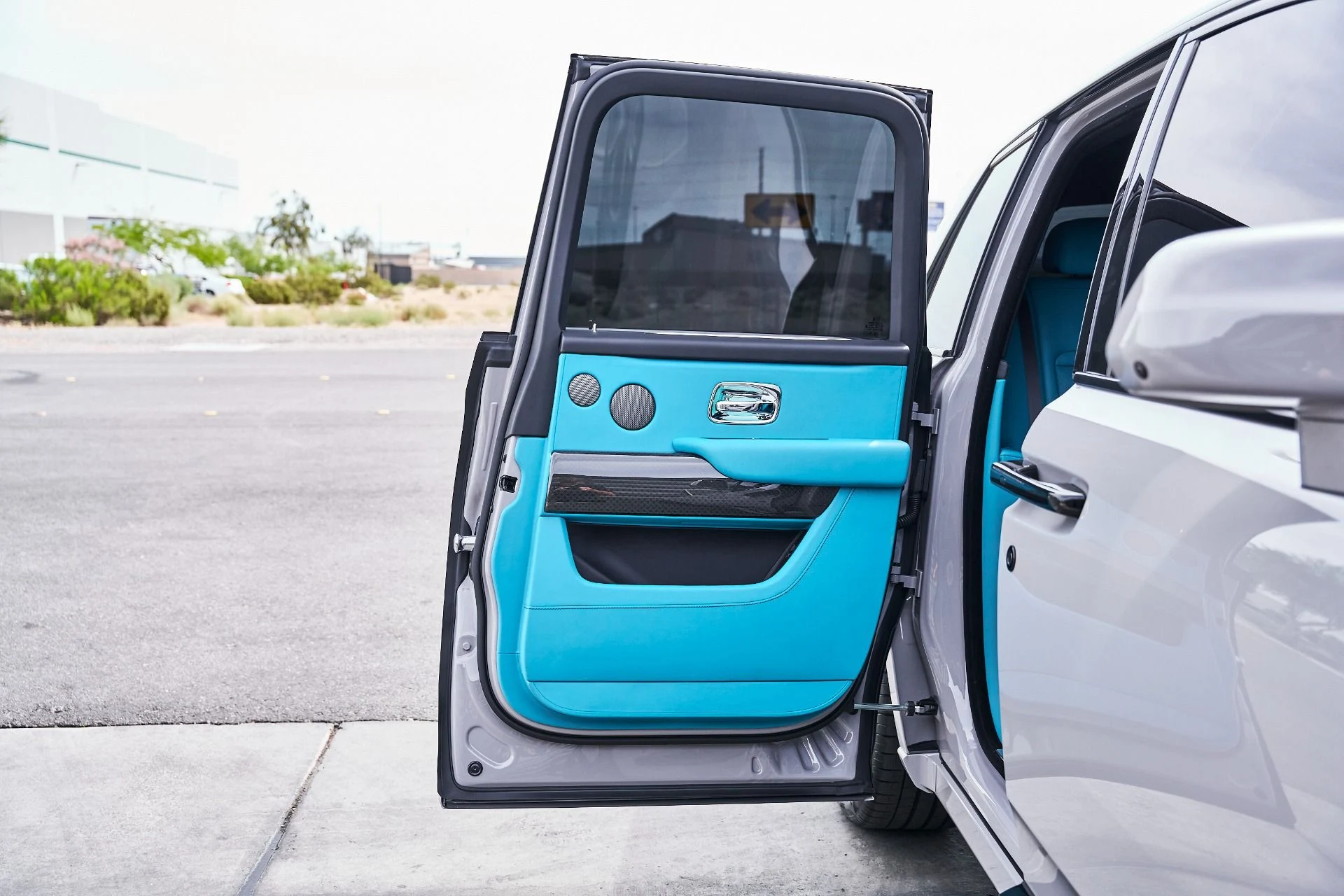 mph023_3559015091_Used_2025_Rolls_Royce_Cullinan_Black_Badge_1774912470_8c9364e450