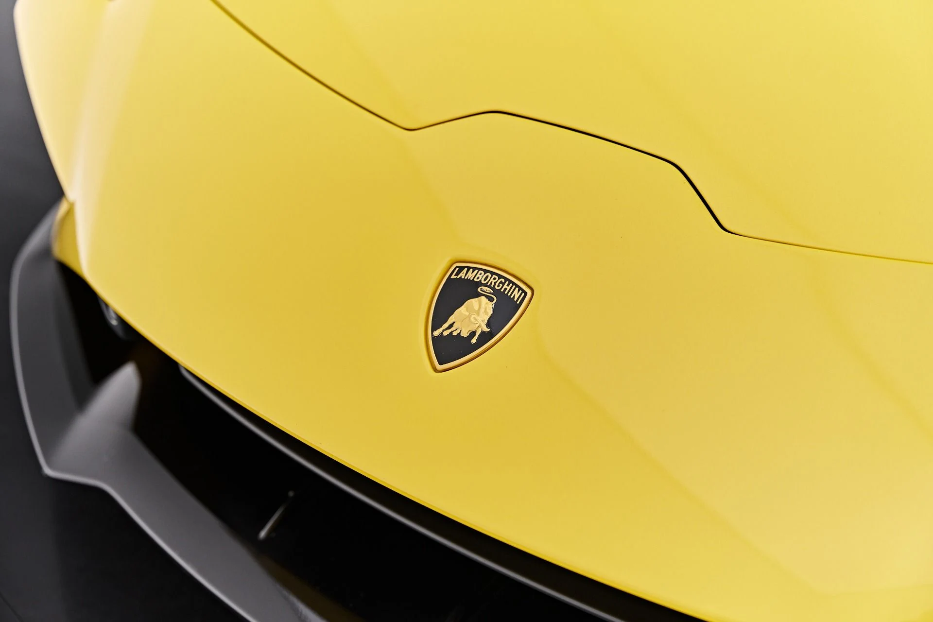 mph023_356561071_Used_2022_Lamborghini_Huracan_EVO_Base_1787357827_c351592676