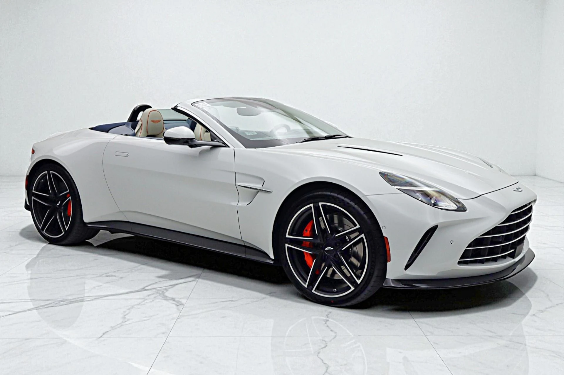 mph023_3565734887_New_2026_Aston_Martin_Vantage_Roadster_1f9ec2cda1