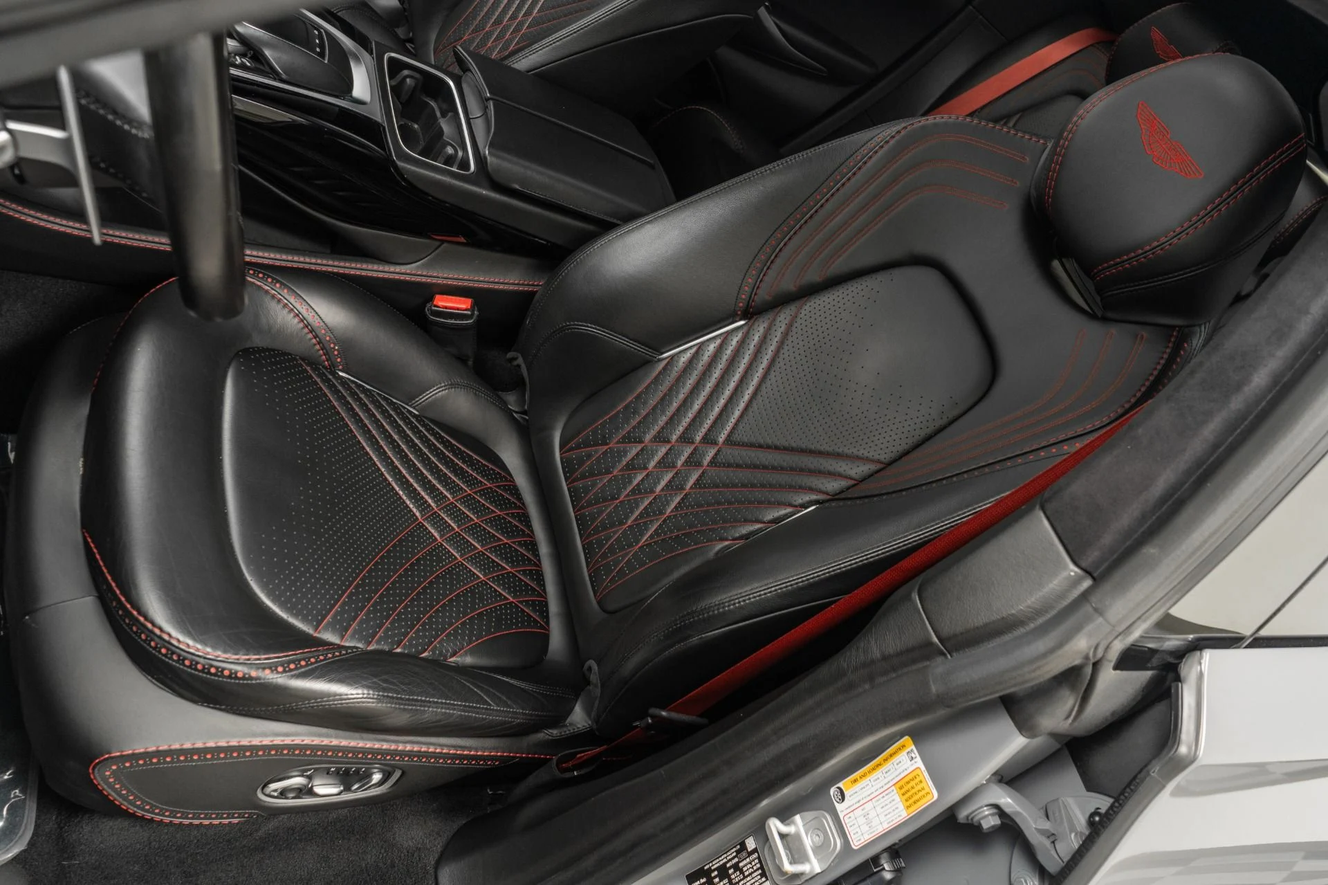 mph023_3566205721_Used_2021_Aston_Martin_DBX_22_Inch_Wheels_Heated_and_Ventilated_Front_Seats_Panoramic_Roof_1765210409_11c628cb38