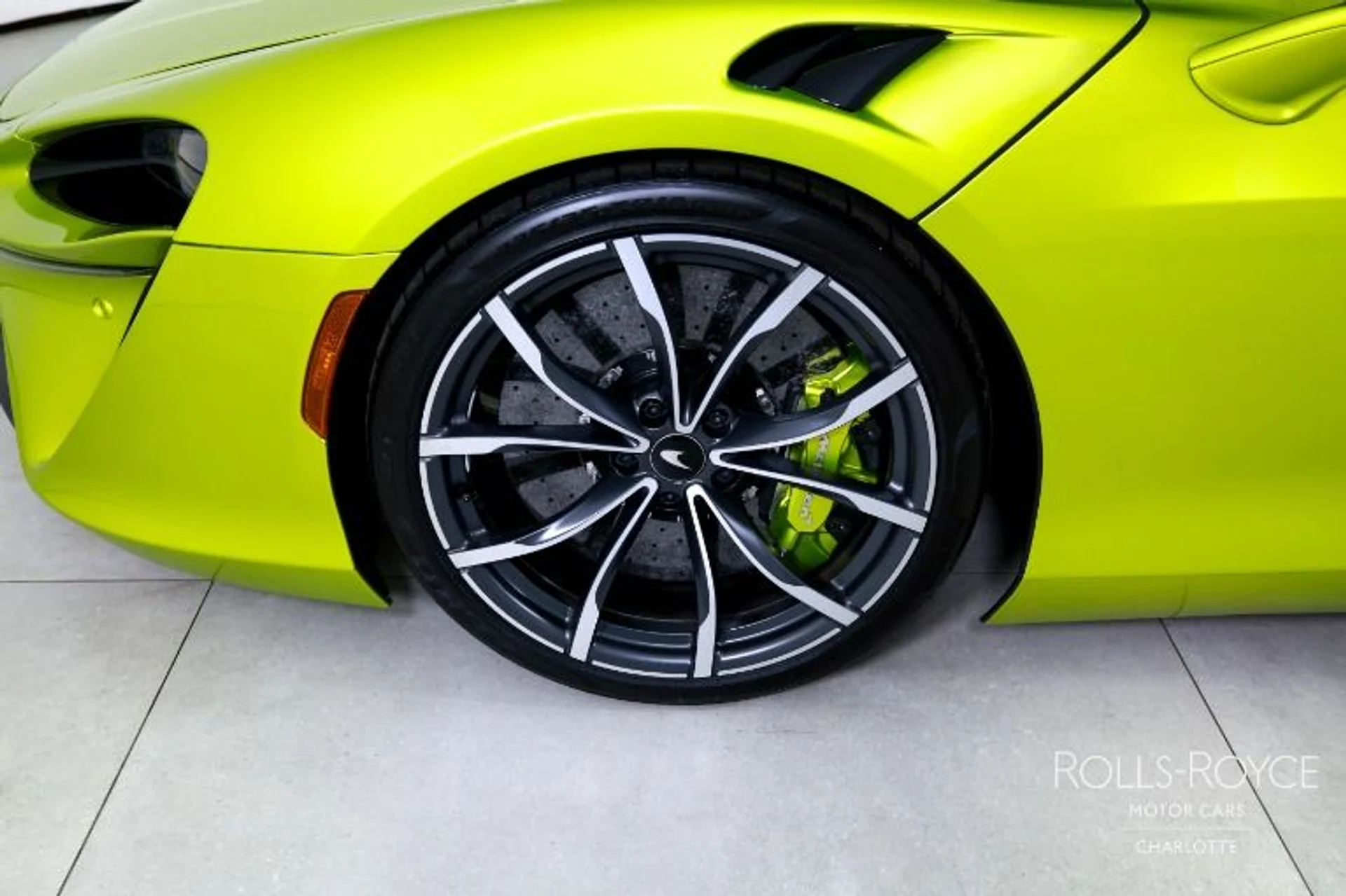 mph023_3570903100_Used_2023_Mc_Laren_Artura_44a6c2de2e