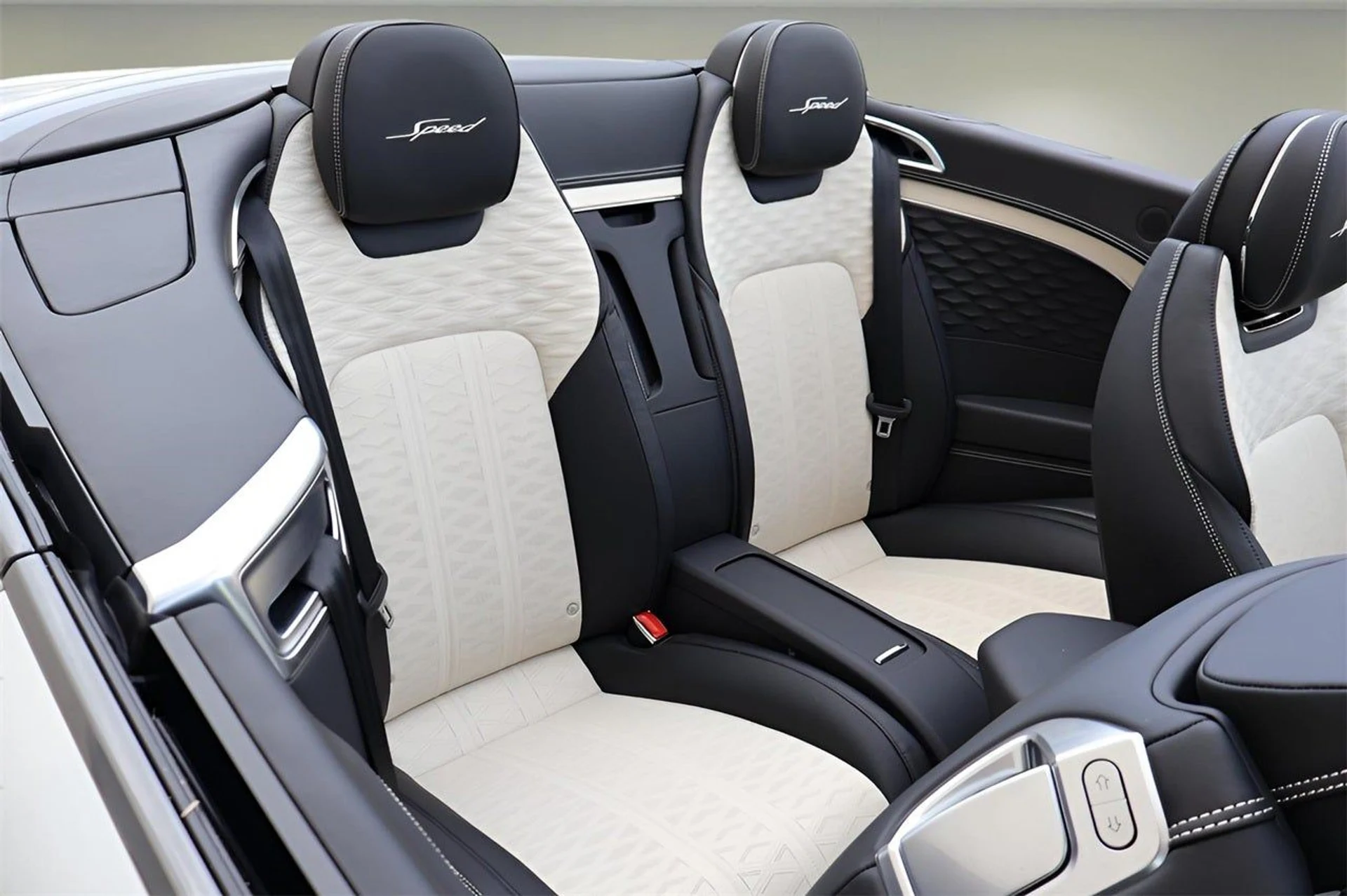 mph023_3577872586_24_29916e5b81