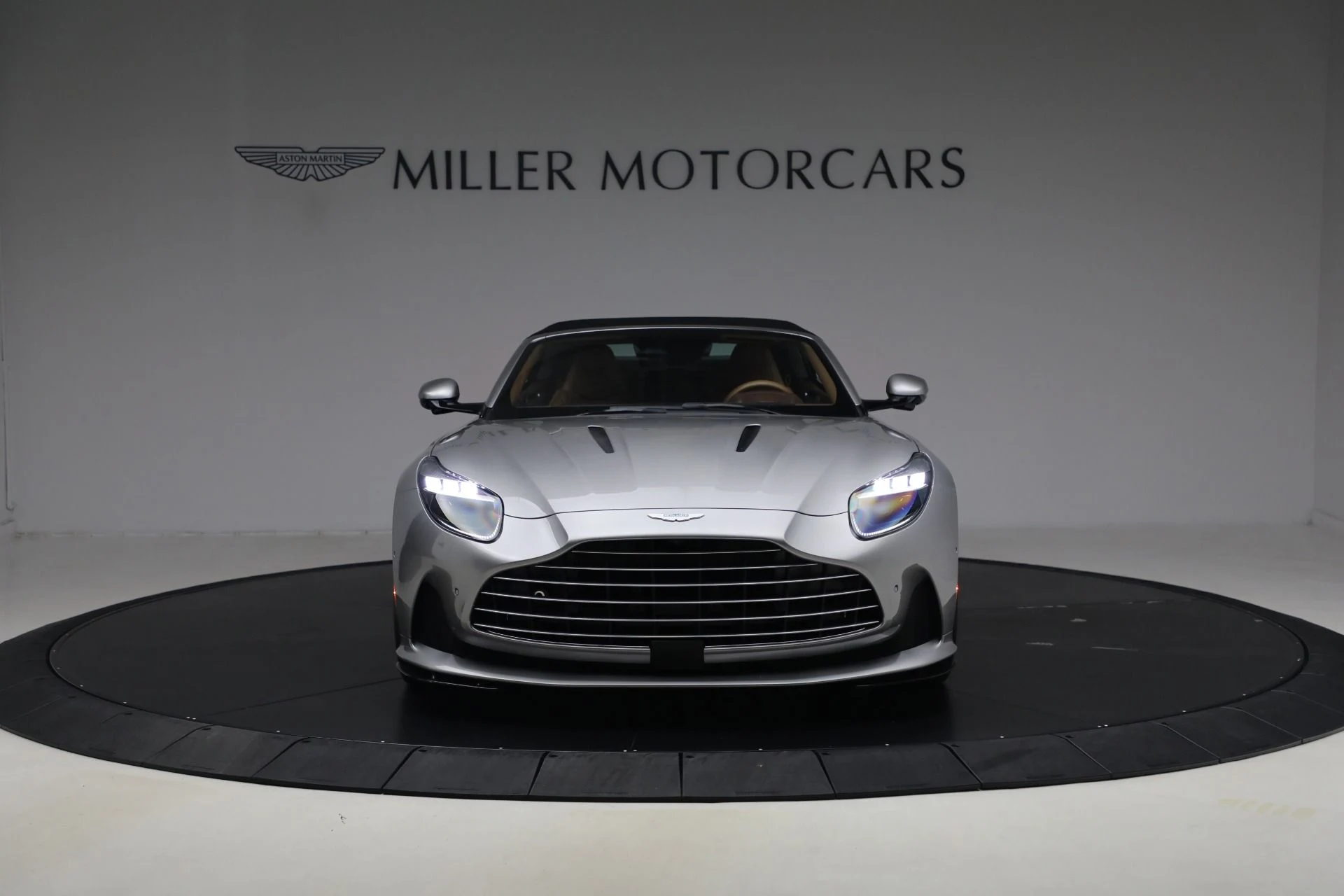 mph023_3582396033_Used_2024_Aston_Martin_DB_12_Volante_1792860584_0f637c9c5d