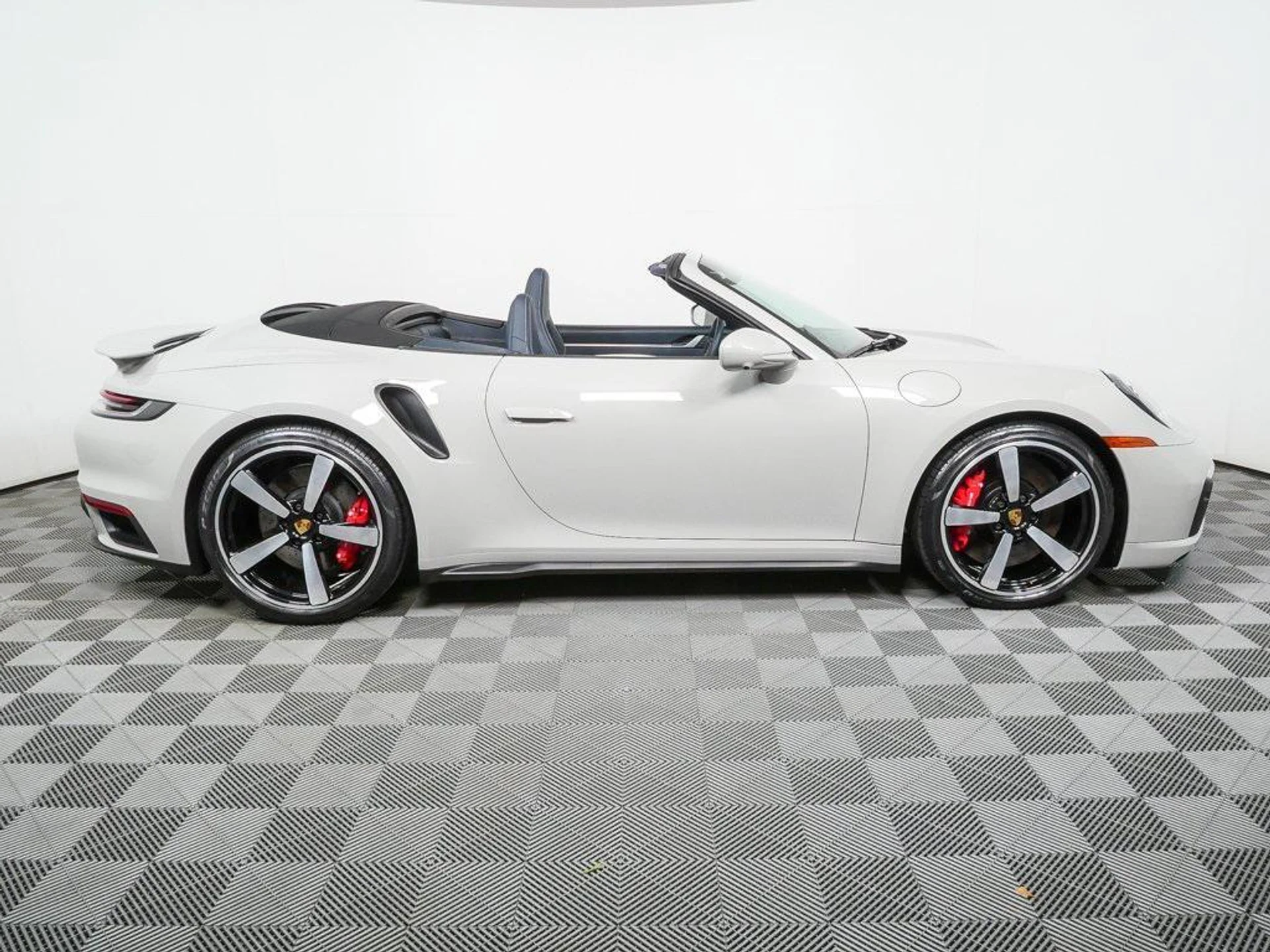 mph023_358589661_ir_j_Y_Xg_P4n_IU_G6_F_Wcub_Oa_Rt_BII_172589771c