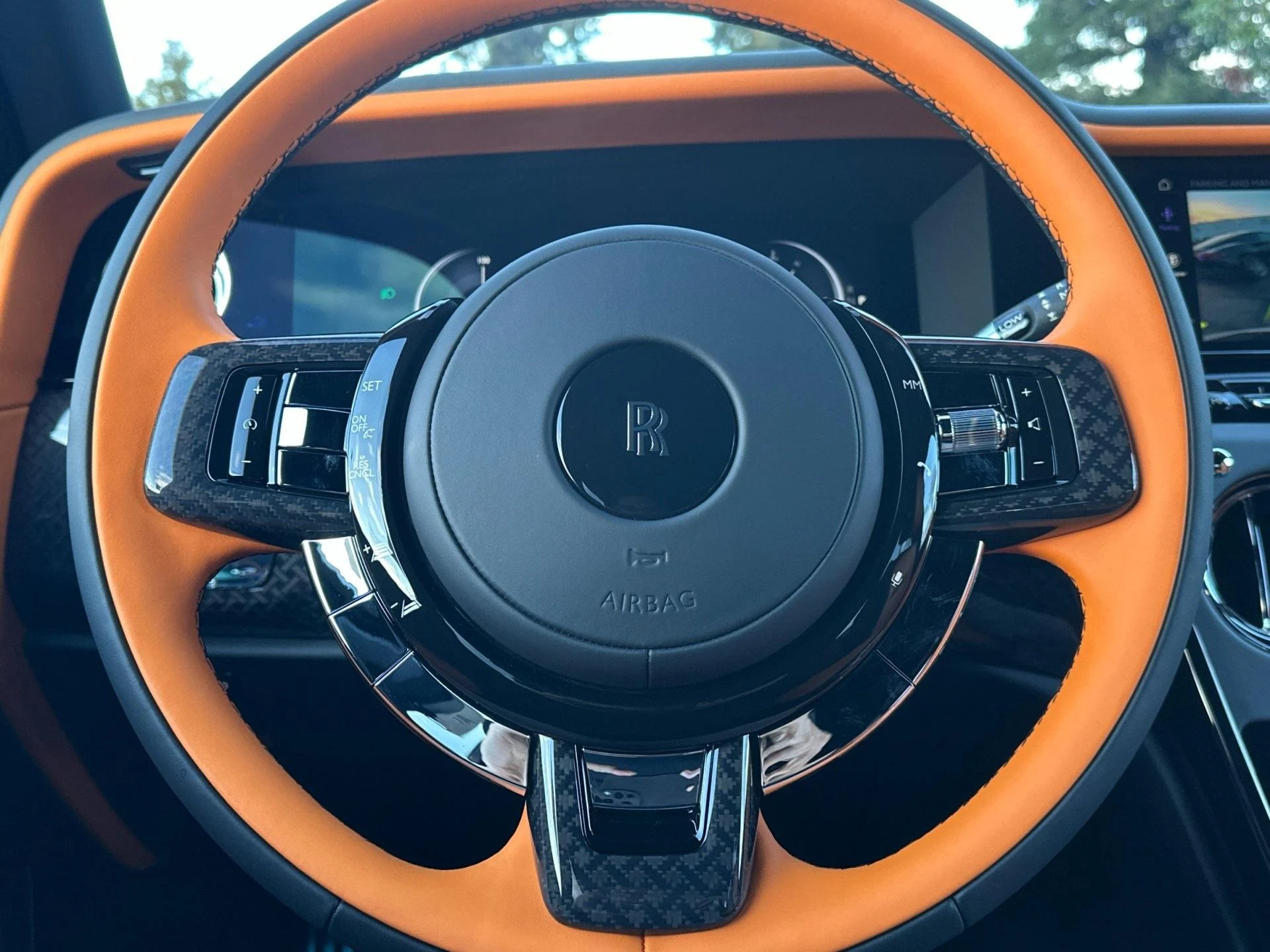 mph023_3587473871_New_2026_Rolls_Royce_Black_Badge_Cullinan_1763737861_ee0493542b