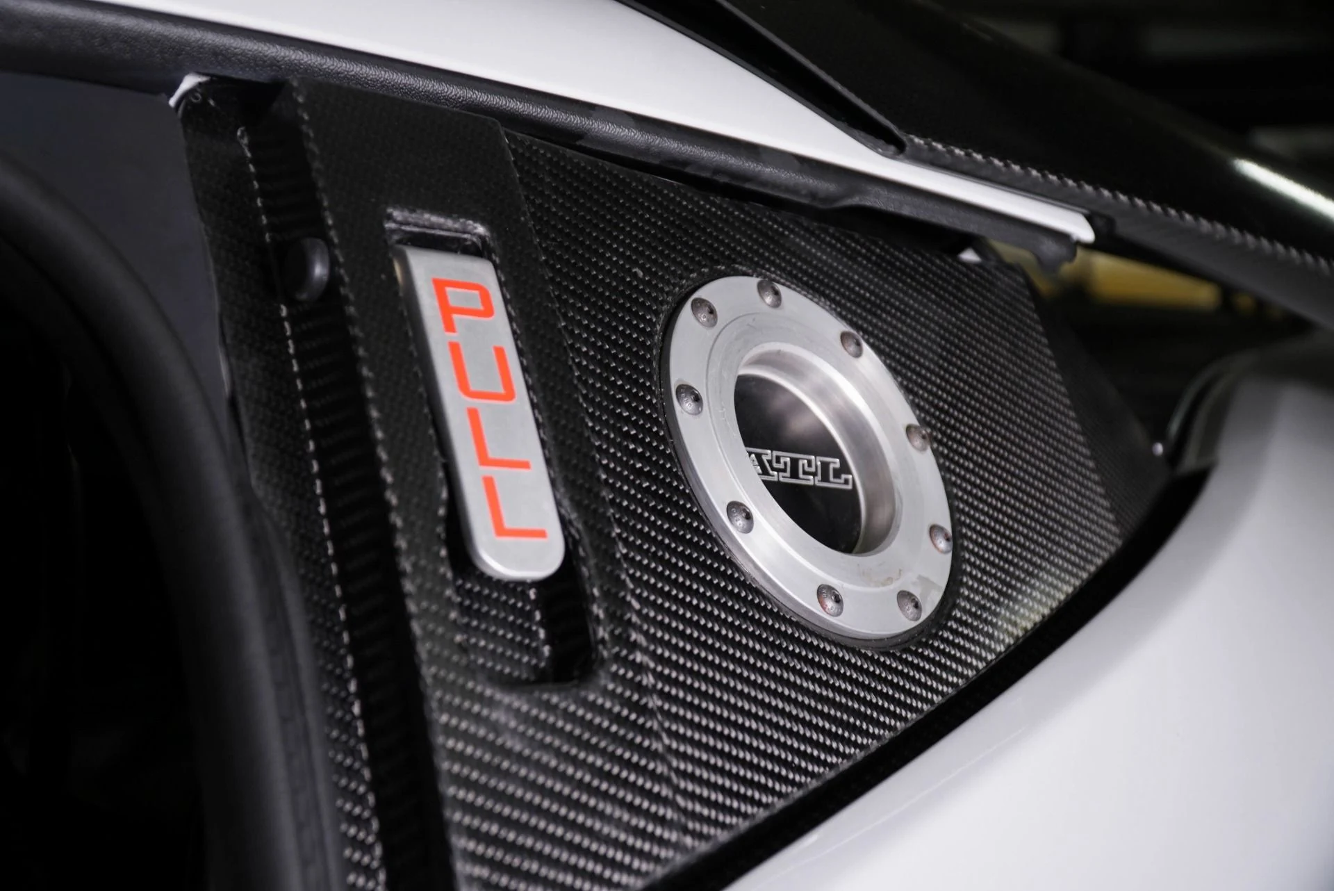 mph023_3595336010_Used_2023_Mc_Laren_Artura_Trophy_EVO_1775707442_2f2d0aa8c6