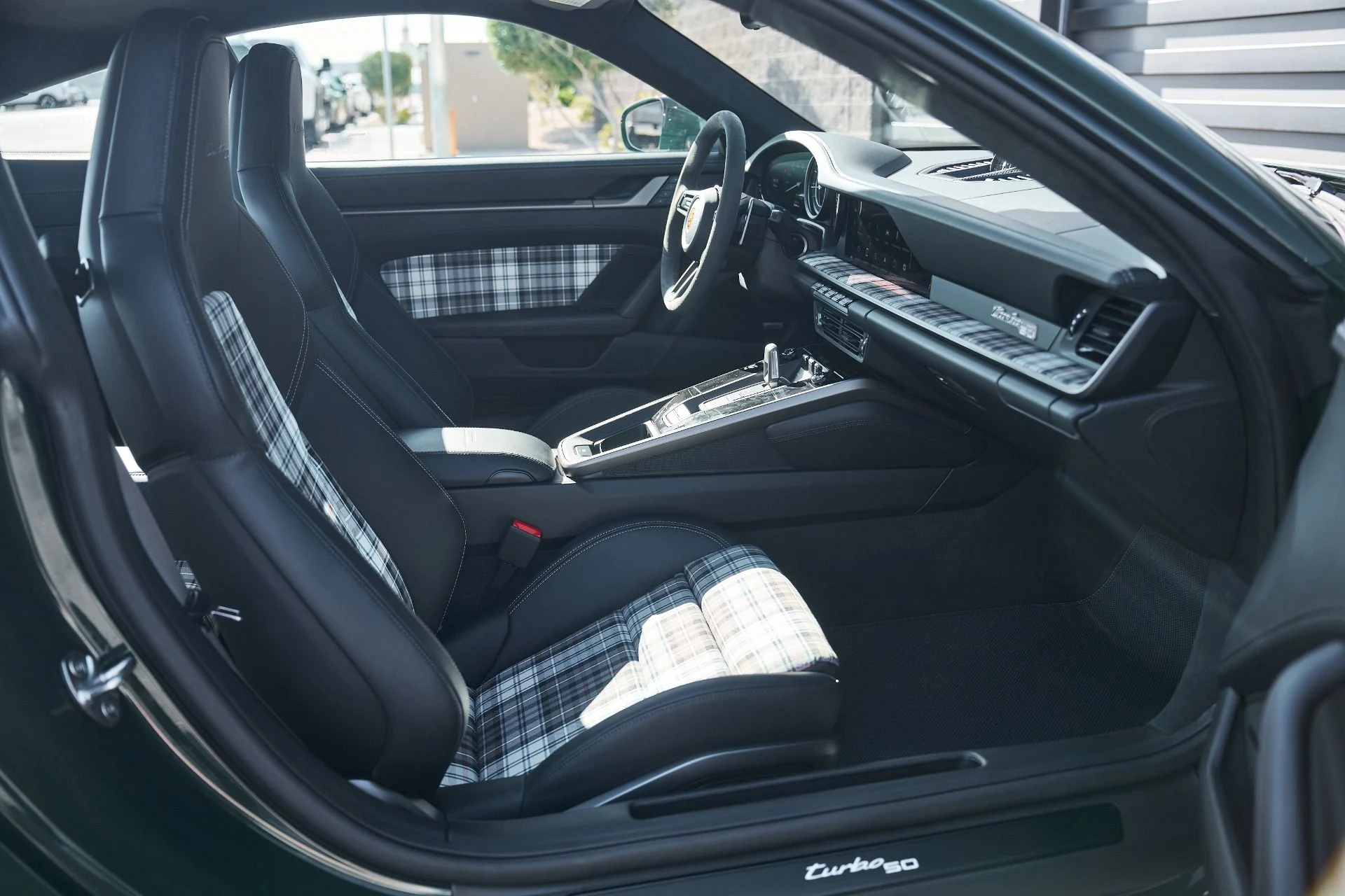 mph023_3599409608_Used_2025_Porsche_911_Turbo_S_1763075493_ae337680e0