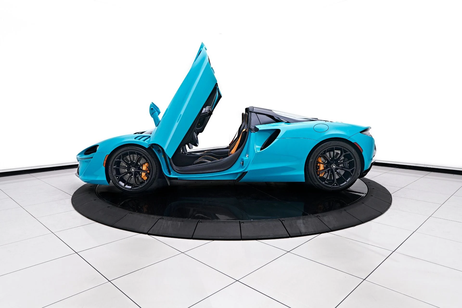 mph023_3599885102_Used_2025_Mc_Laren_Artura_1755992022_de67bc05f9