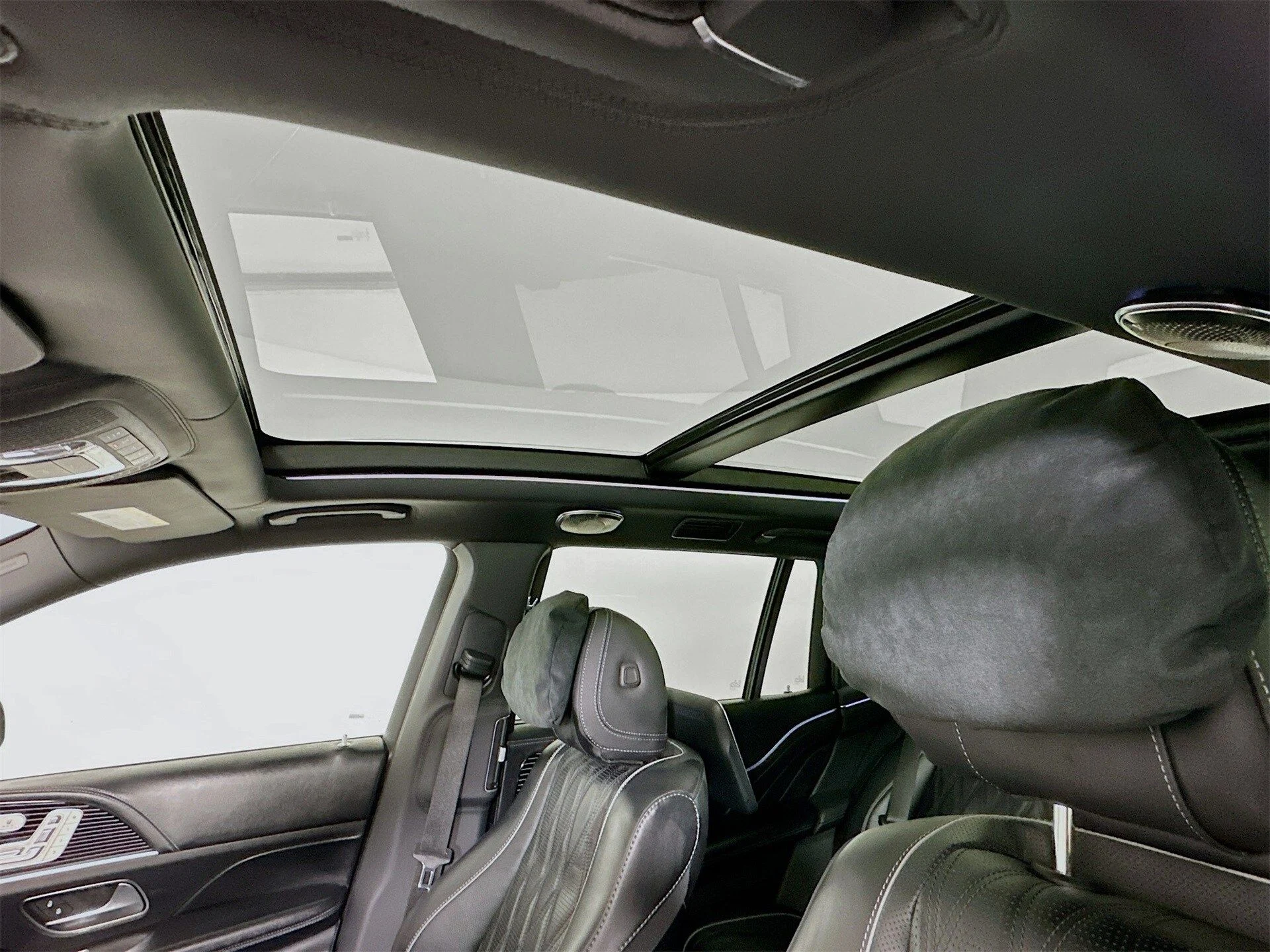 mph023_3600573756_5045a0fe9a527f15b16f867017f2a218x_c2559a888b