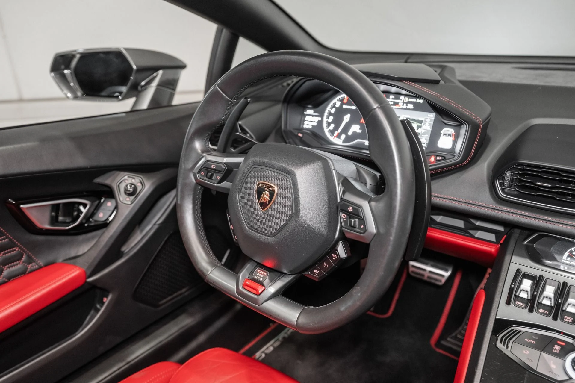 mph023_3603459148_Used_2016_Lamborghini_Huracan_LP_610_4_Spyder_1773071752_3b664919cd