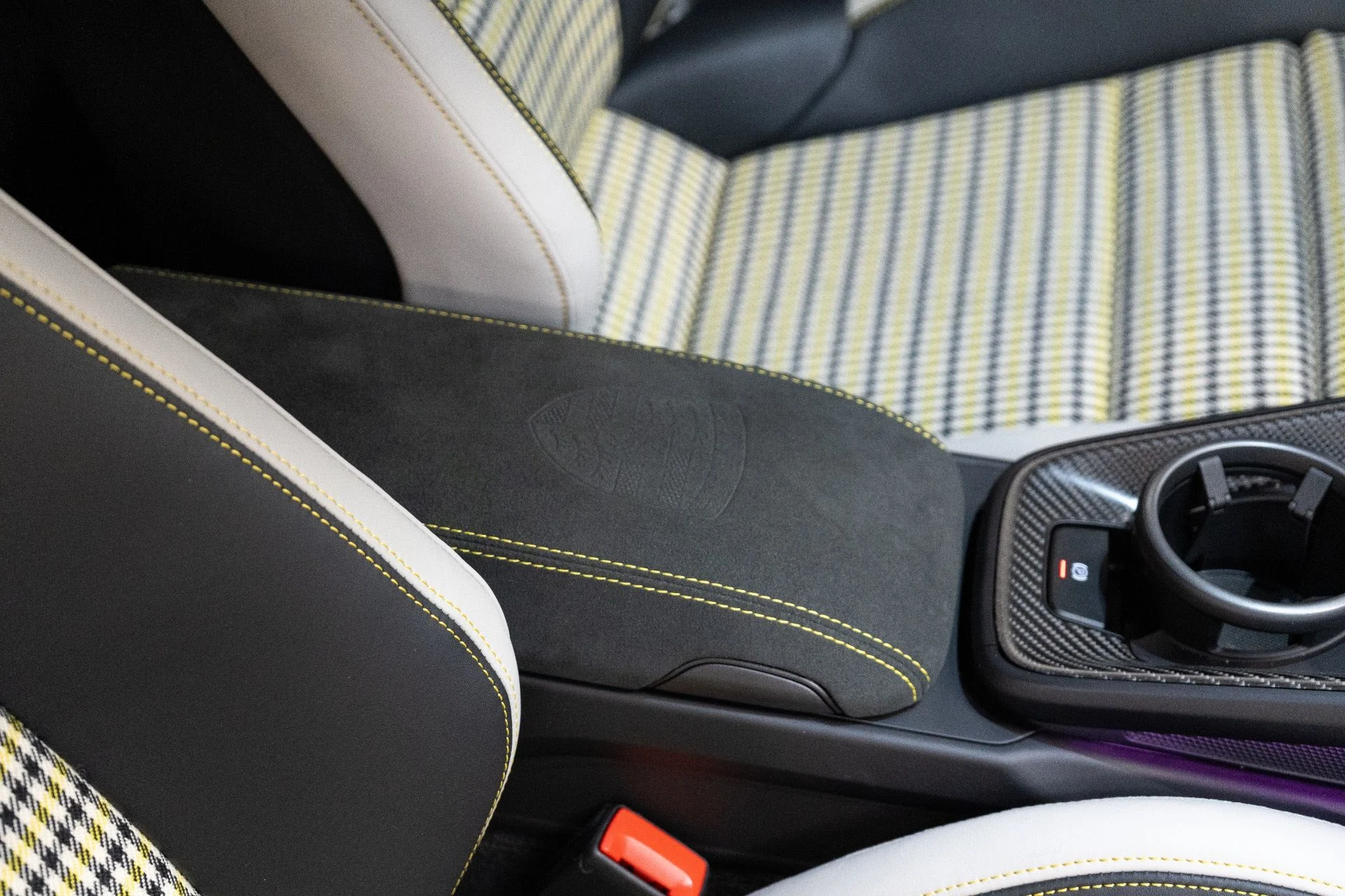 mph023_3619434605_Used_2026_Porsche_911_GT_3_1766611800_6e77495241