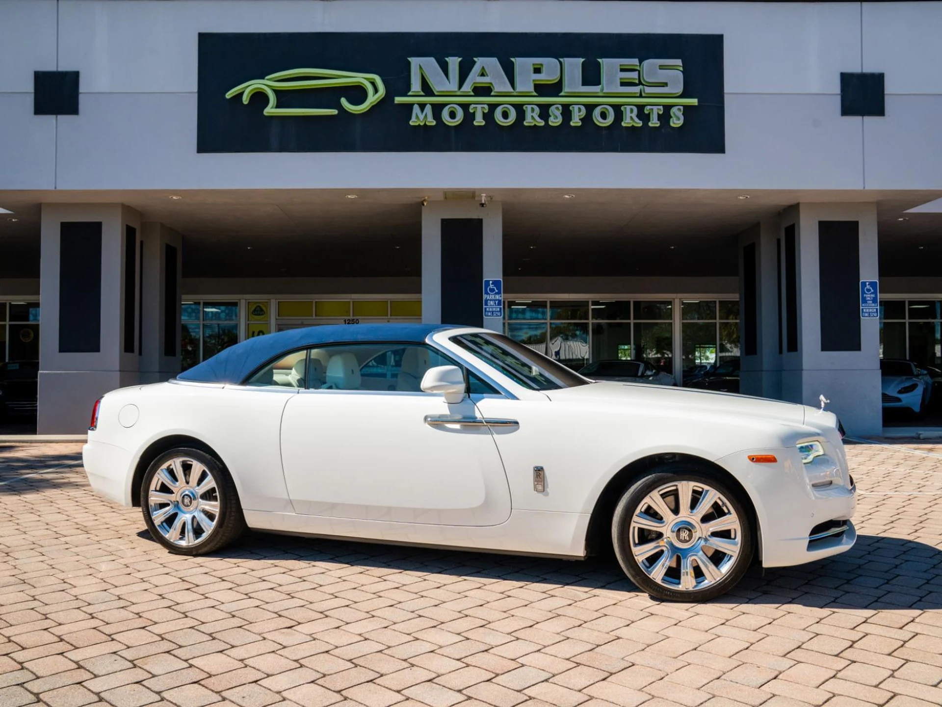 mph023_3625229174_Used_2016_Rolls_Royce_Dawn_2dr_Convertible_1769595365_7ad6a9772d