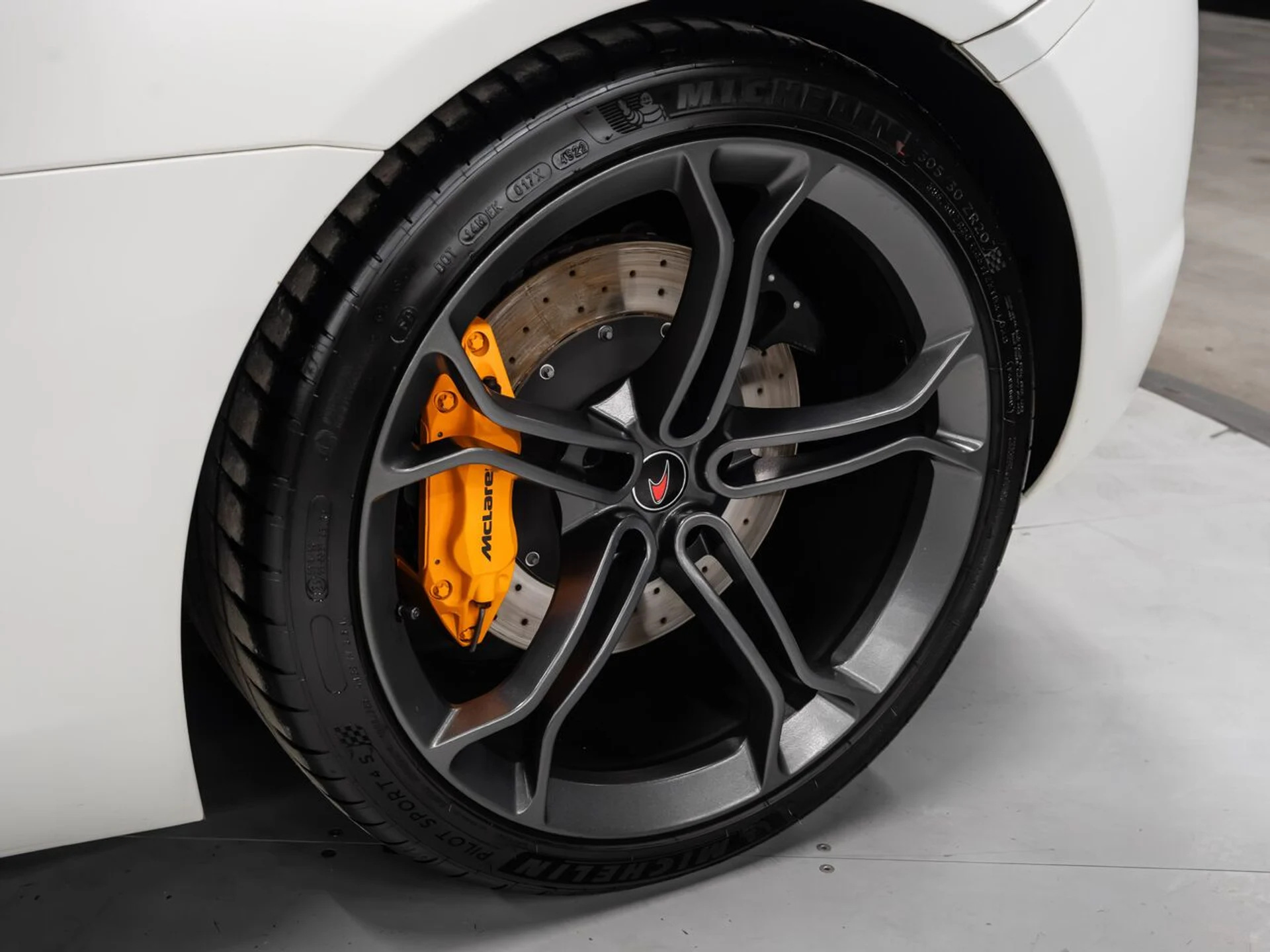 mph023_3635011451_mclaren_mp4_12c_2012_6a0739792a