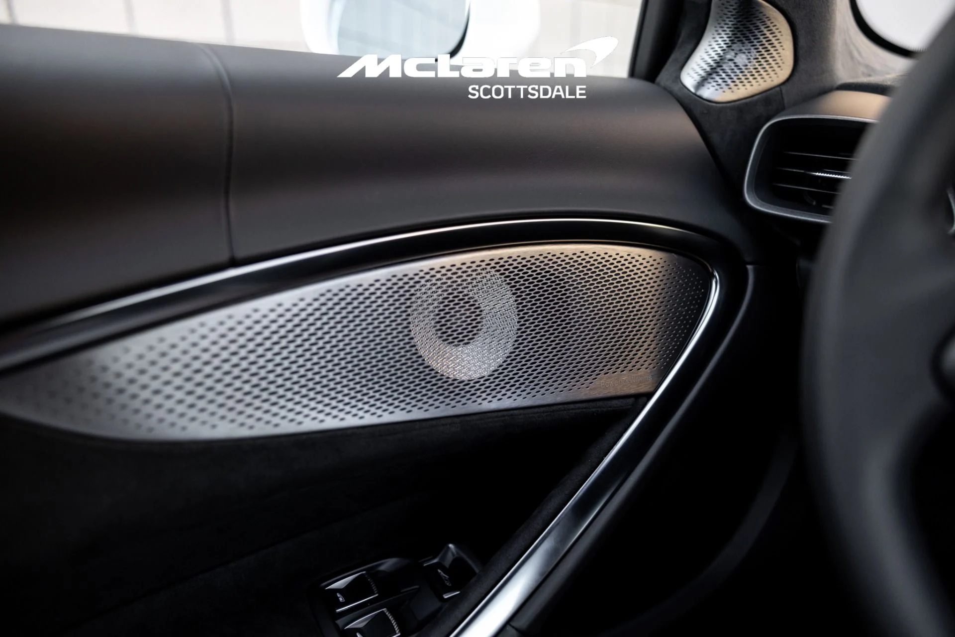 mph023_3636427169_Used_2025_MCLAREN_ARTURA_1728156448_018d3e1481