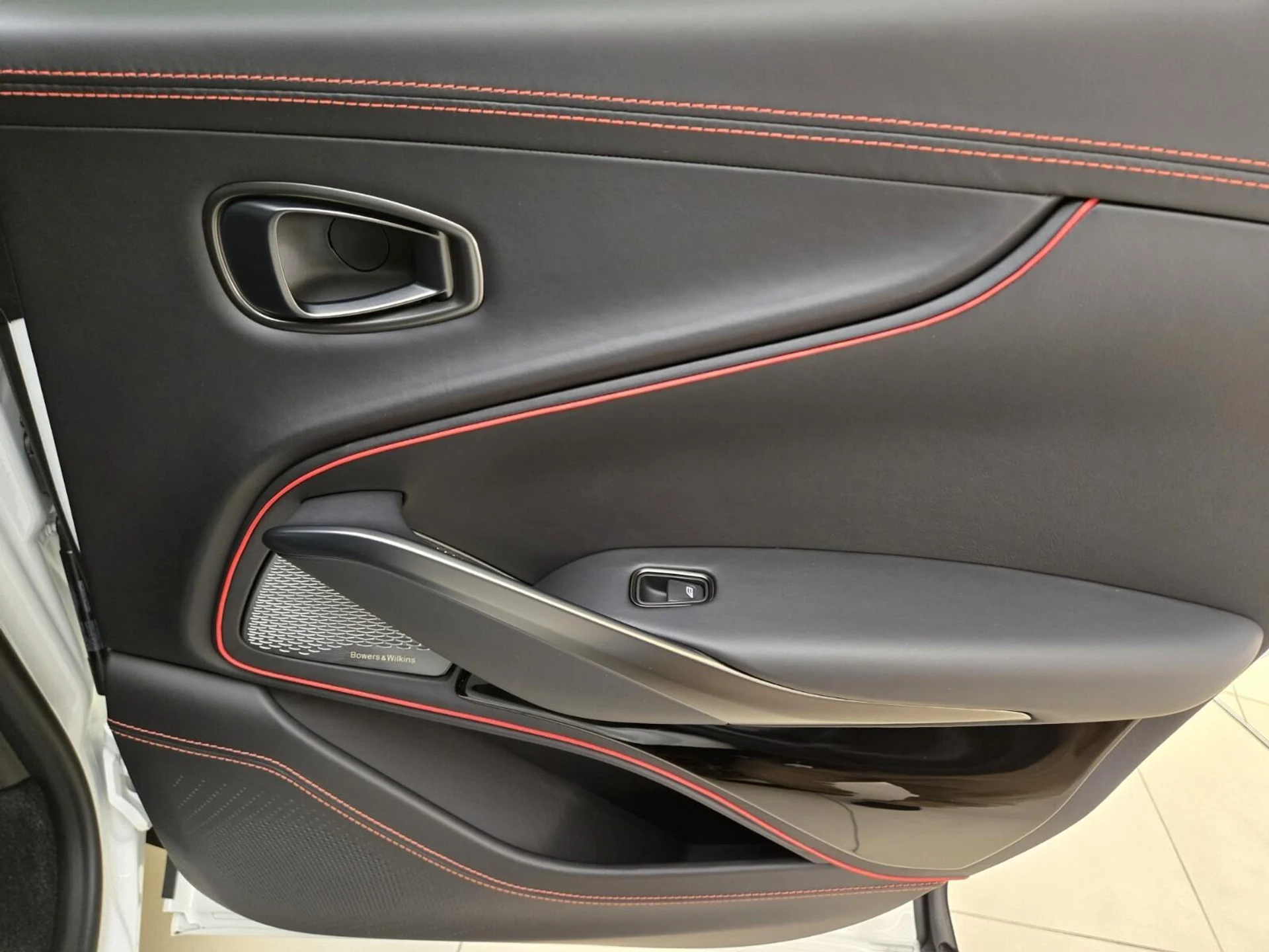 mph023_3647706250_New_2026_Aston_Martin_DBX_1767248318_d9d19b94f1