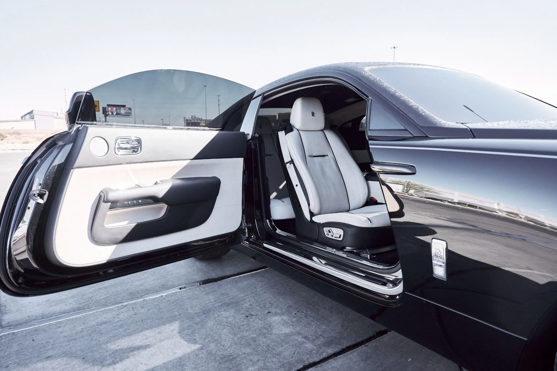 mph023_3647923107_Used_2015_Rolls_Royce_Wraith_1770669819_722e275936