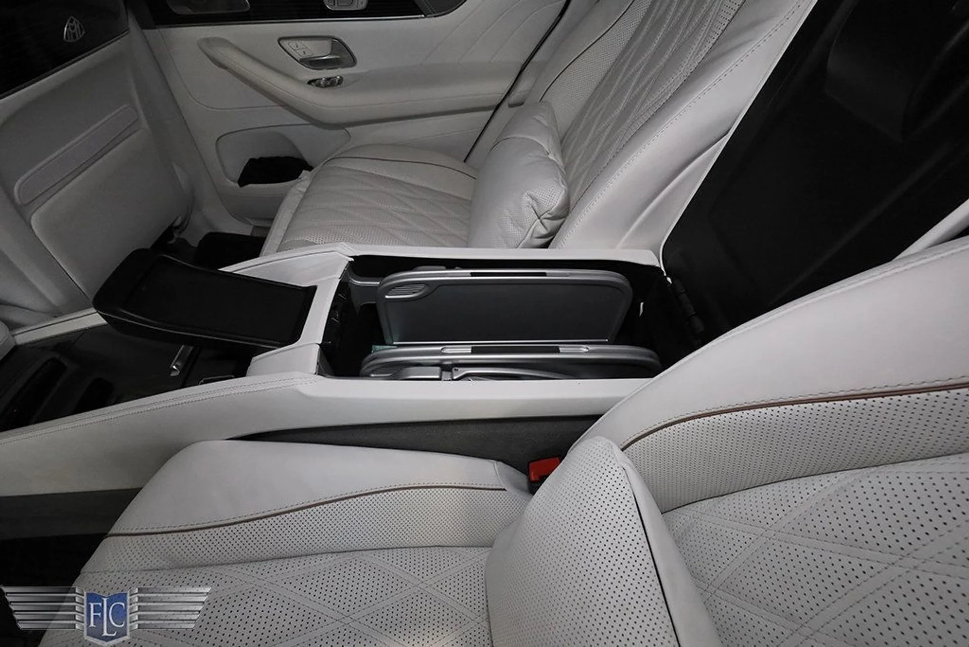 mph023_3649398452_used_2025_mercedes_benz_gls_maybachgls6004maticsuv_6305_23033193_24_1024_1b116d555a