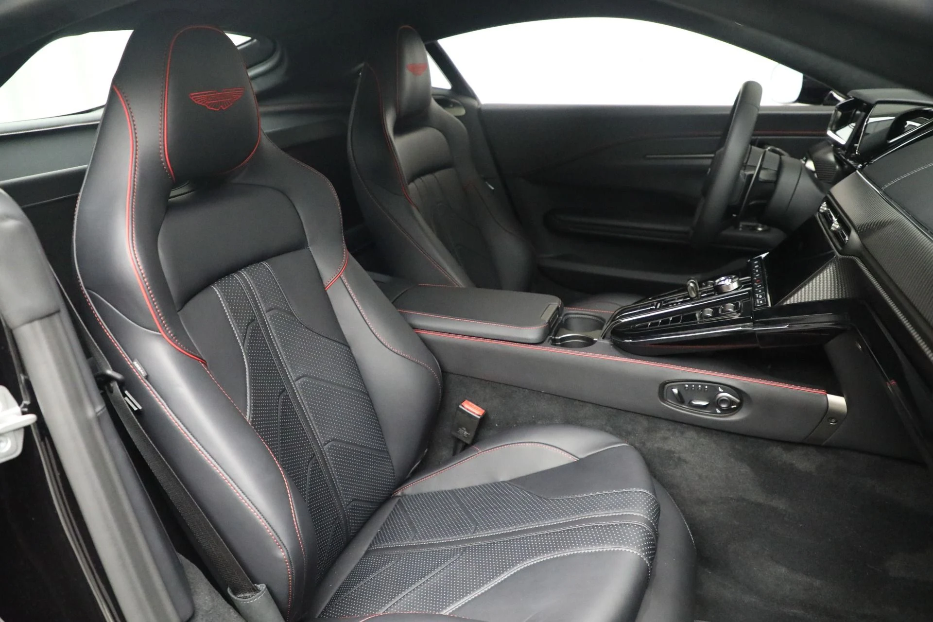 mph023_3653187929_New_2025_Aston_Martin_Vantage_481c9d0386