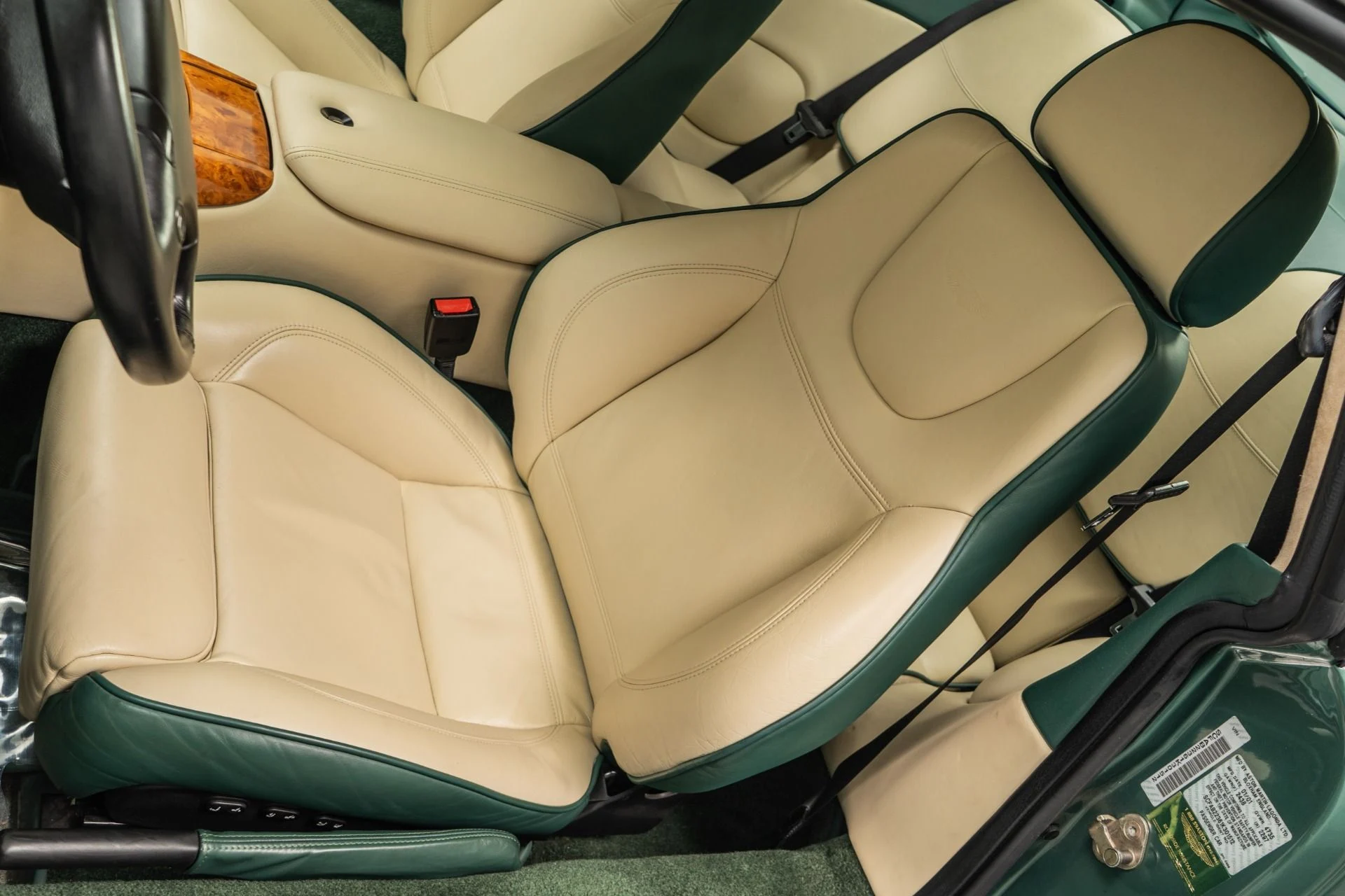 mph023_3656294417_Used_2001_Aston_Martin_DB_7_V12_Vantage_1760468249_16746448ee