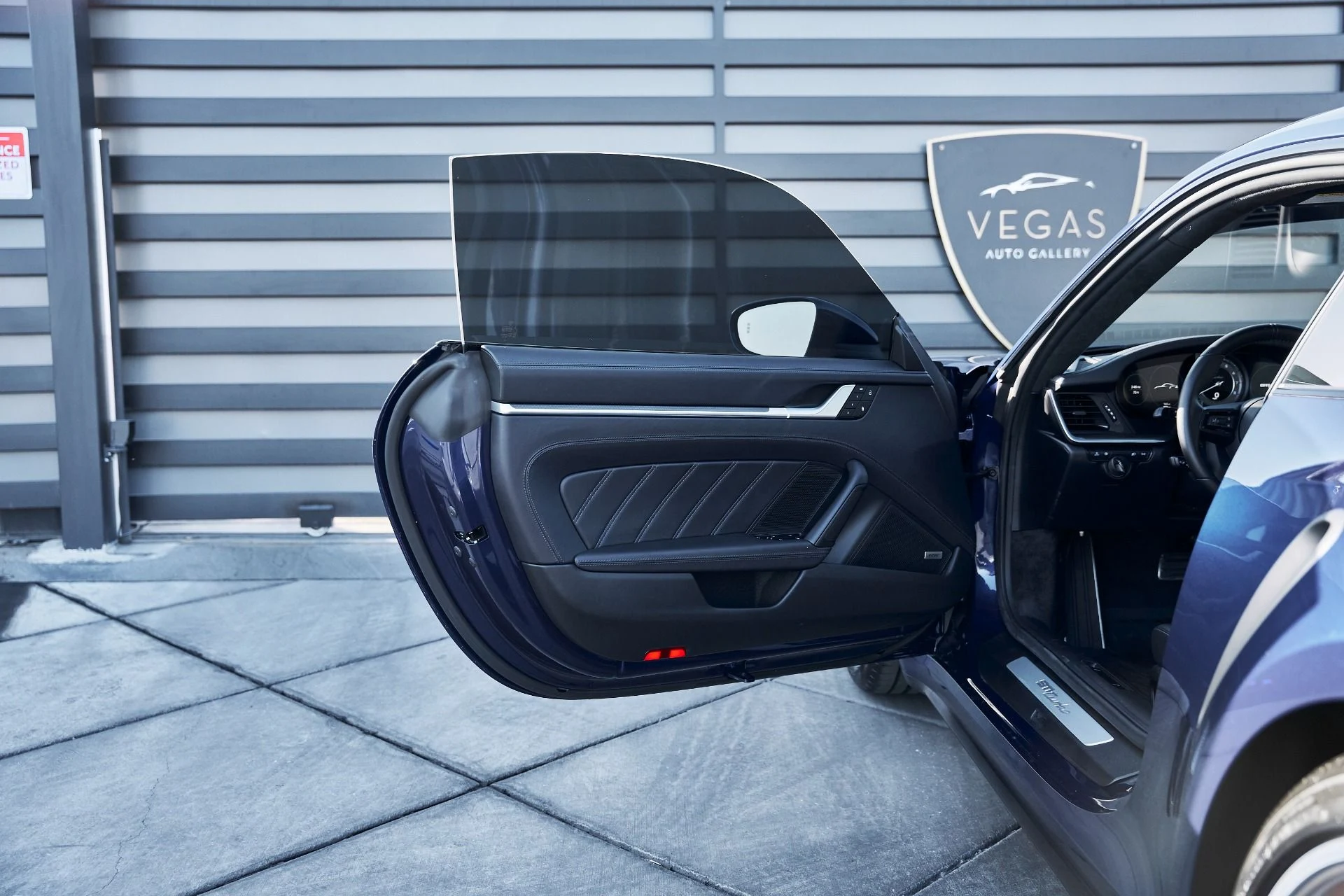 mph023_3660039326_Used_2024_Porsche_911_Turbo_1770087191_cdee152661