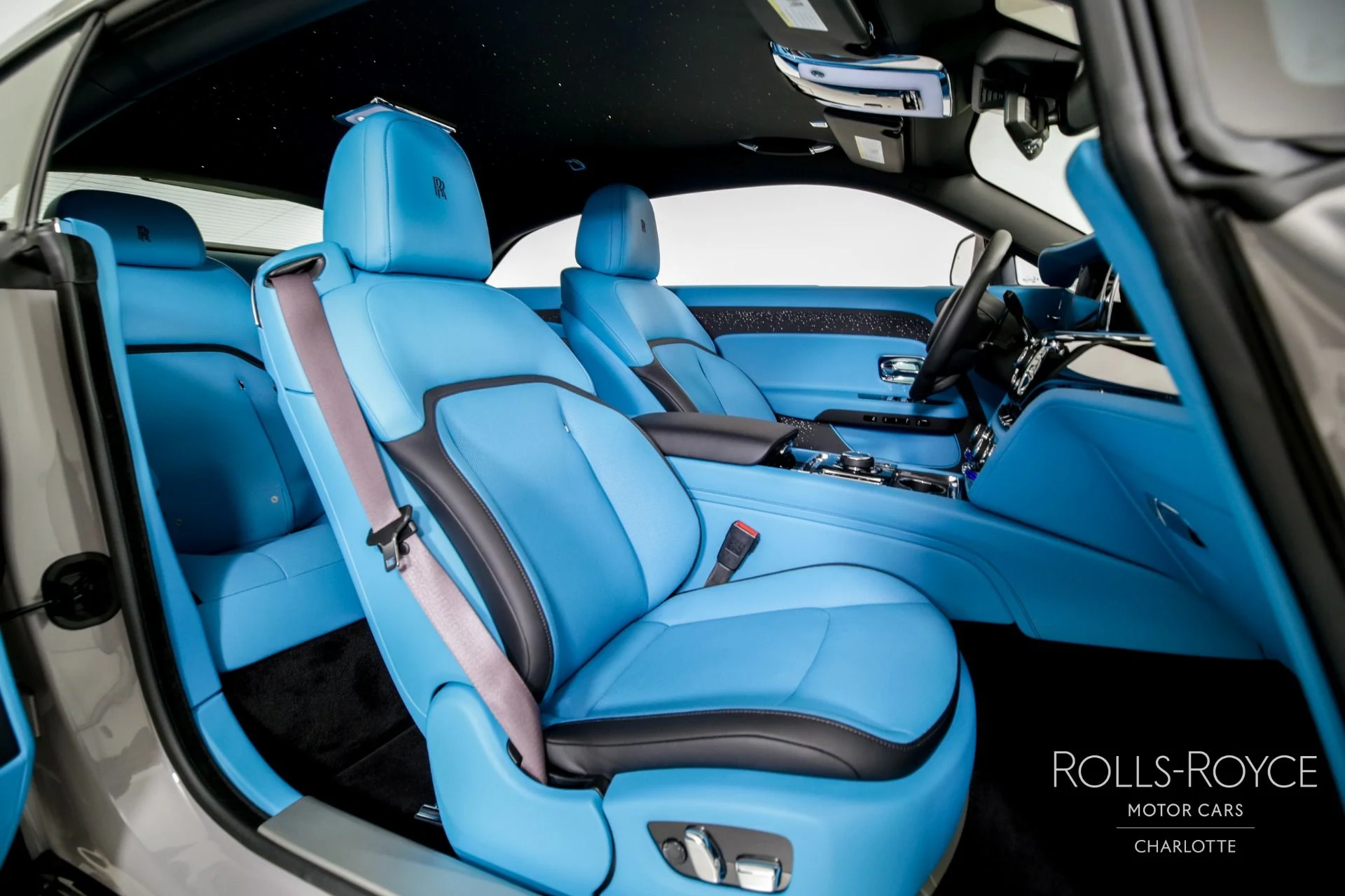 mph023_3664488421_Used_2025_Rolls_Royce_Spectre_1734039852_642544d817