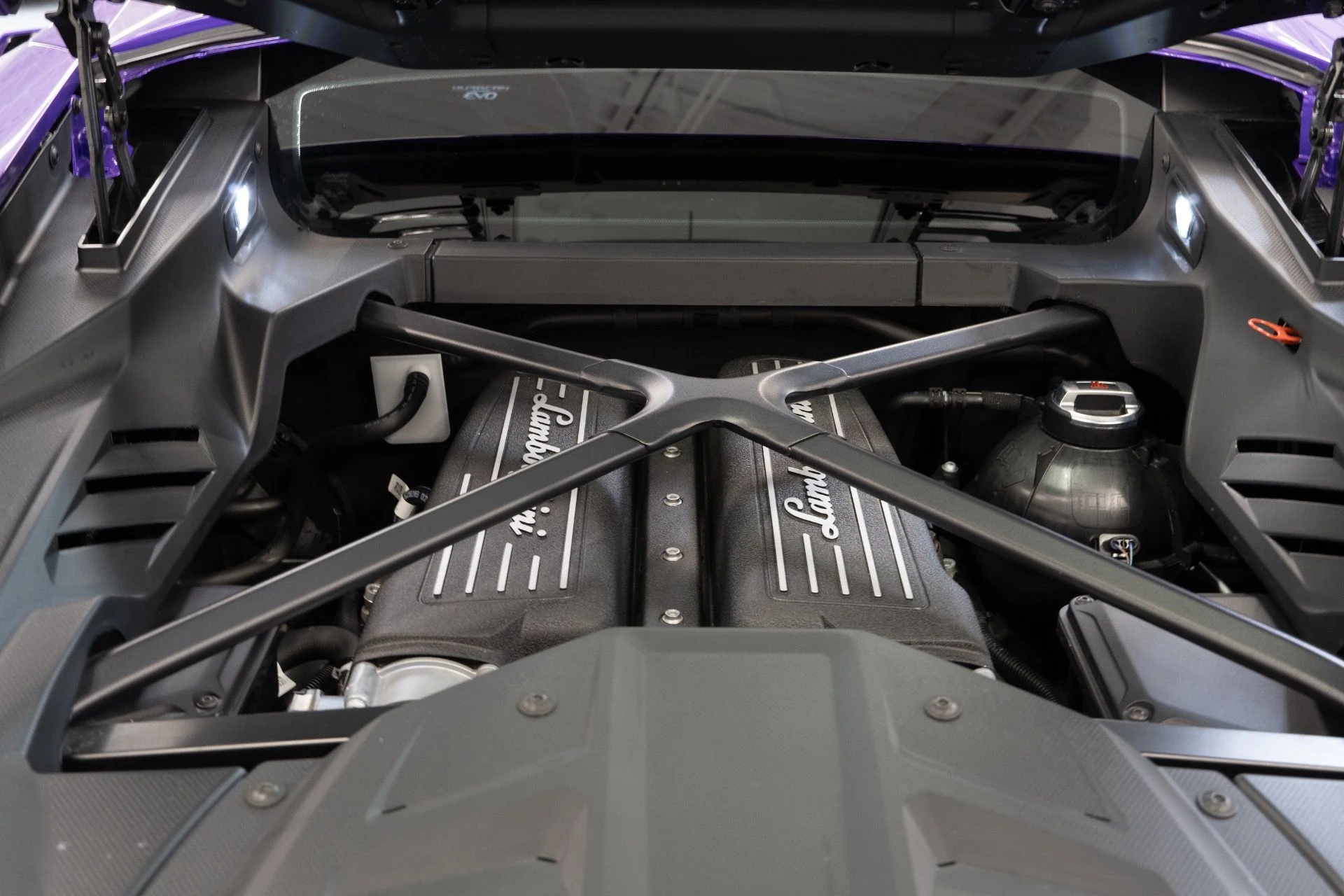 mph023_3678637236_Used_2023_Lamborghini_Huracan_EVO_1759348763_02a93a127a
