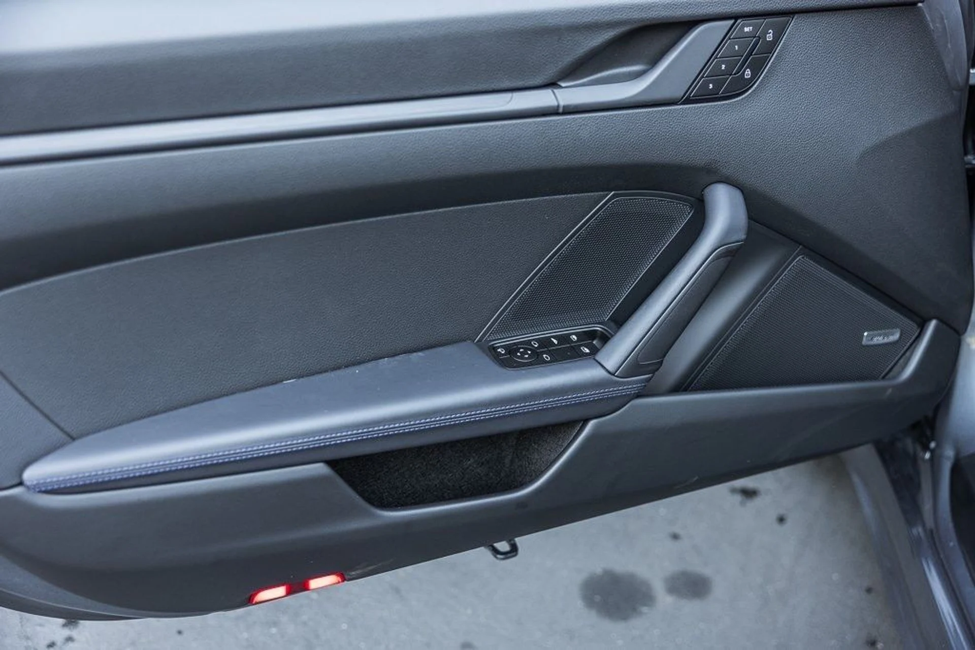 mph023_3679143953_5a0bebd2cacebbe7cfe09015f0f5debfx_a10577e7a2