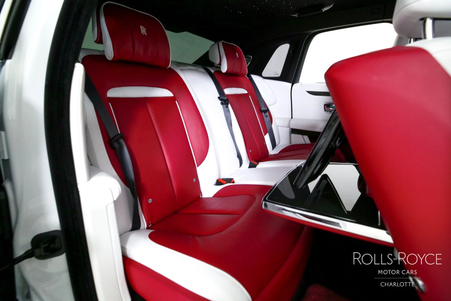 mph023_3680607048_Used_2024_Rolls_Royce_Black_Badge_Ghost_1767375436_1f70670c23