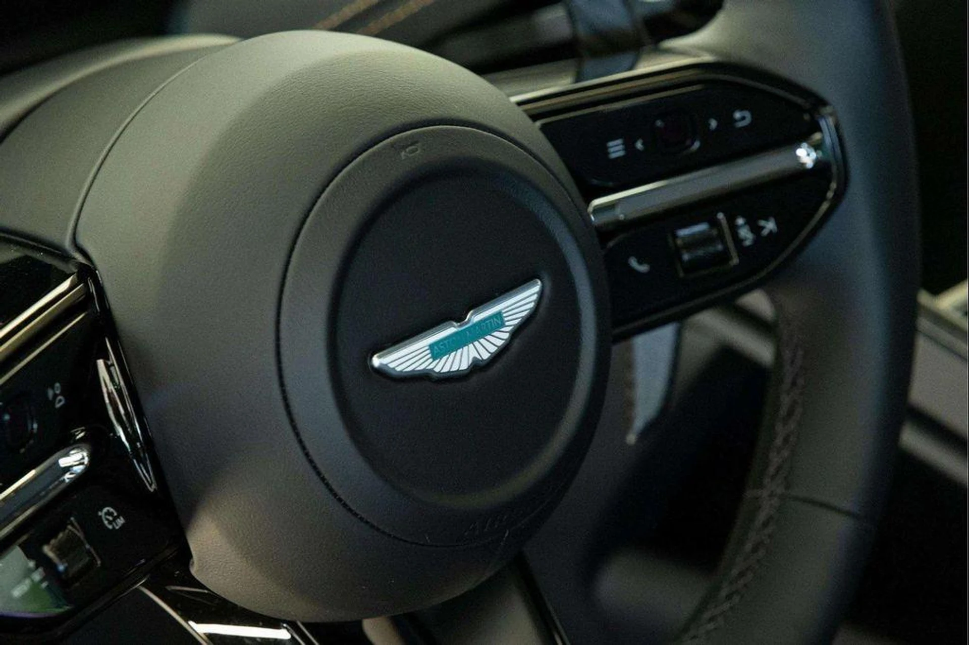 mph023_3685286347_kwy_Ta_Jubznqi9_L05d_WVA_Bl_Plxd_E_698d83ea38