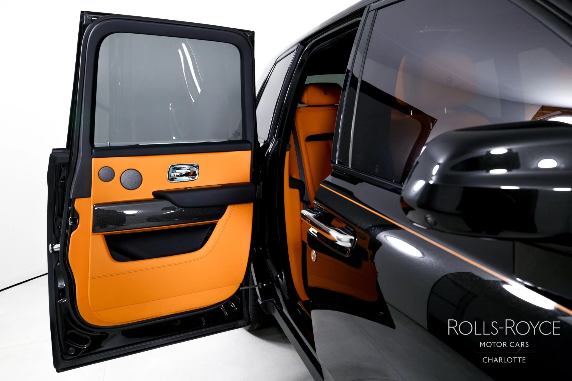 mph023_3686780209_Used_2023_Rolls_Royce_Black_Badge_Cullinan_1715880201_5750d2ca97
