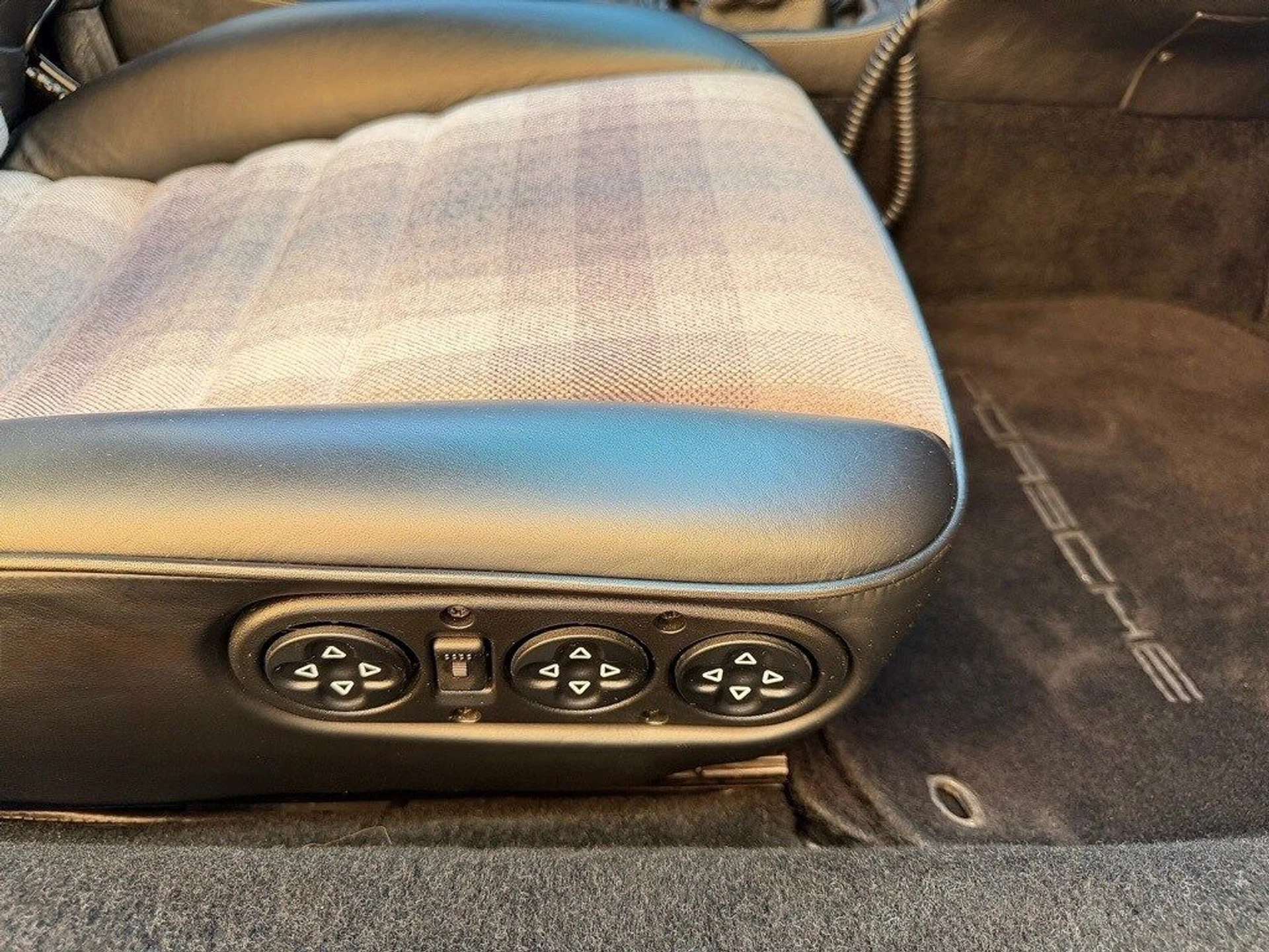 mph023_3687014376_117b2c0bcbdb7b85cf02ecfa3e90880bx_21d4cdb7bd