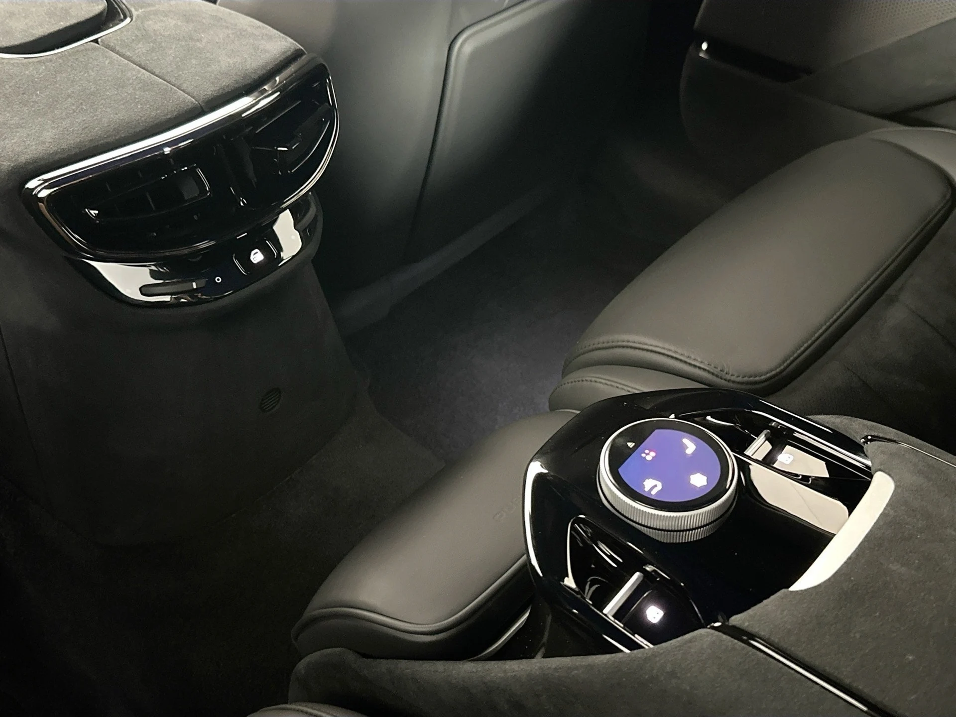 mph023_368726963_24_b2c1f3d56f