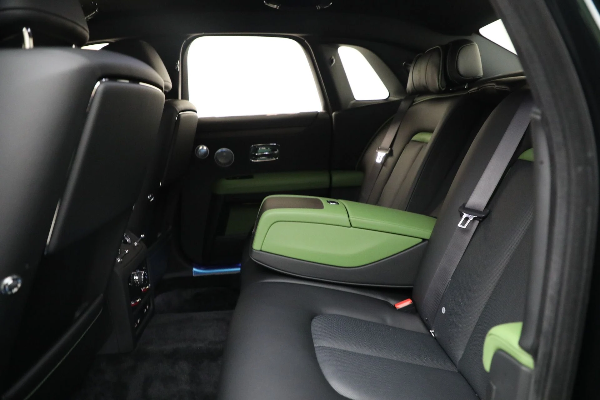 mph023_369080274_New_2026_Rolls_Royce_Ghost_114f9a563c