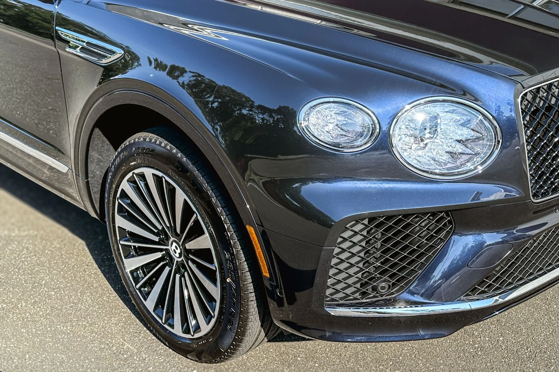 mph023_3706735858_New_2026_Bentley_Bentayga_V8_1783695010_c9c6e1e64b