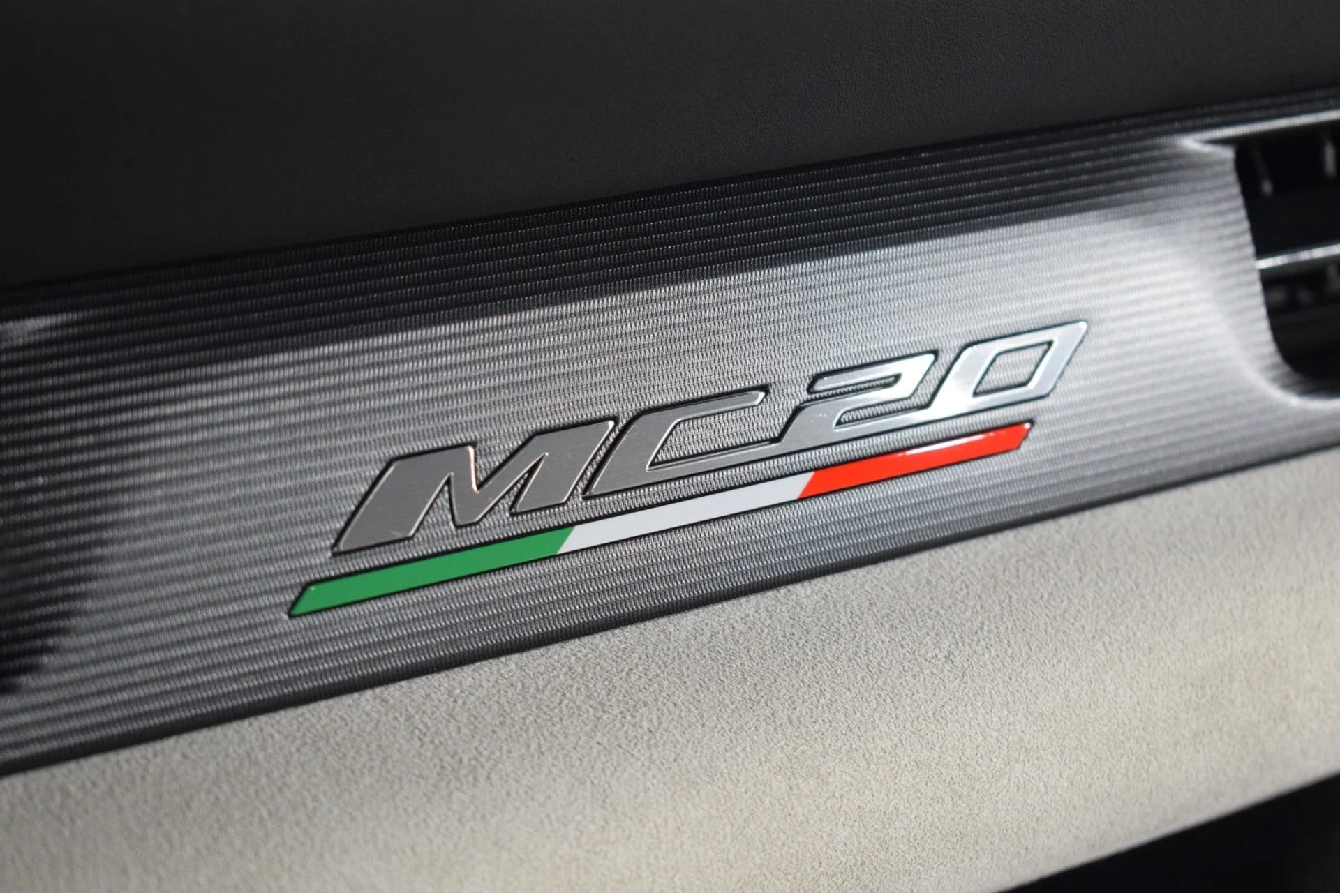 mph023_3707525565_3f5e0d44f19227050282c5ccc46f5393x_4d2f6bfa04