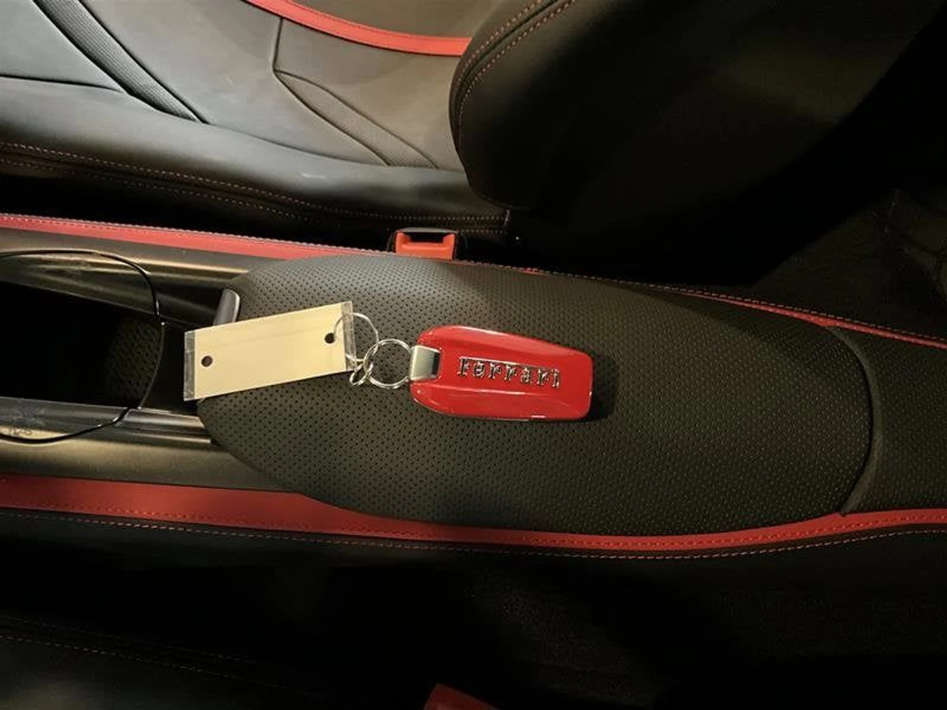 mph023_370934228_c1f30da22b1e427cb1bcd609c1443f80_860716c244