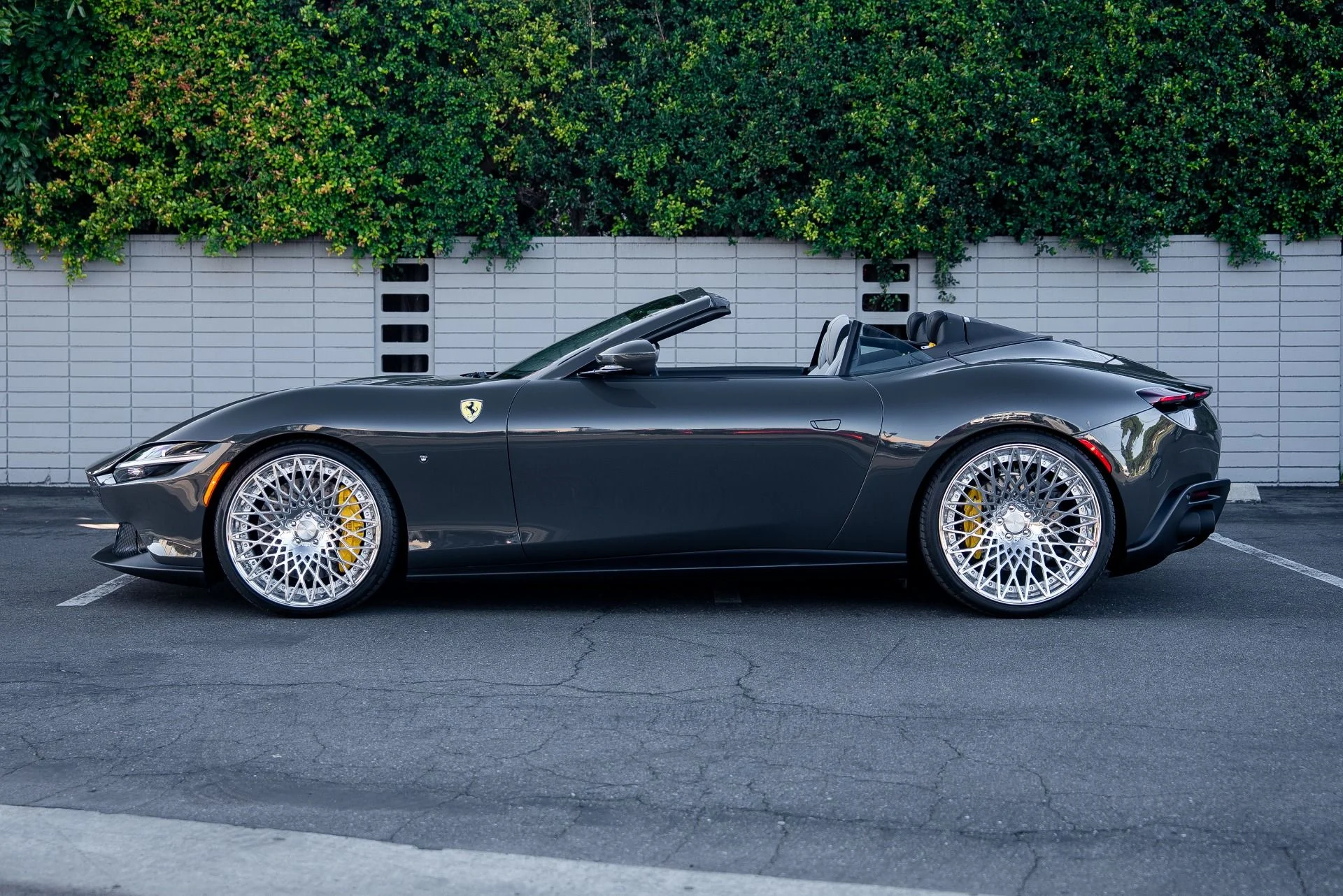 mph023_3714132535_Used_2024_Ferrari_Roma_Spider_1764029077_a94e044286