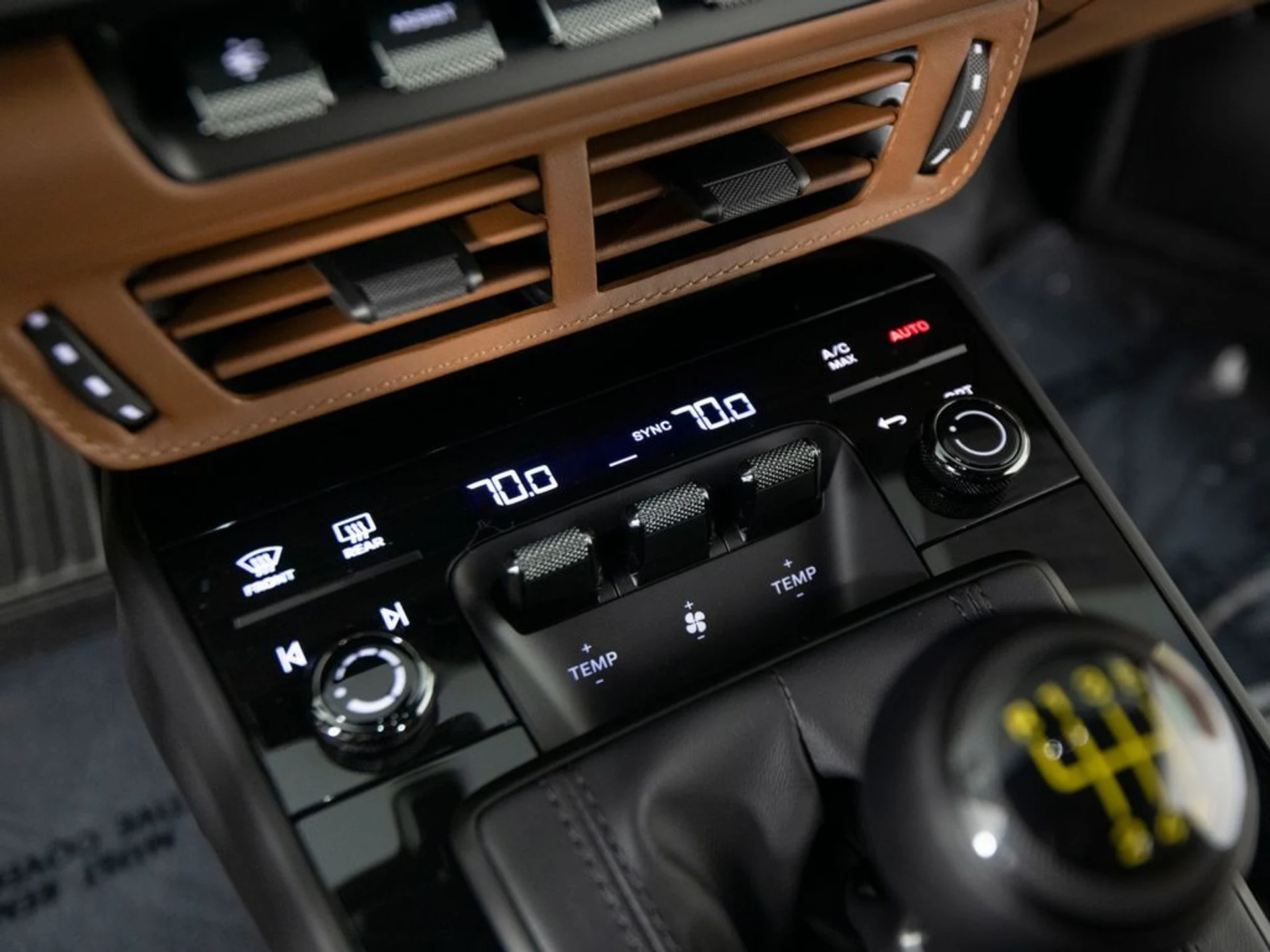 mph023_3716382688_5c2934567f5e037bbab874b7158781b7x_7db77c06b0