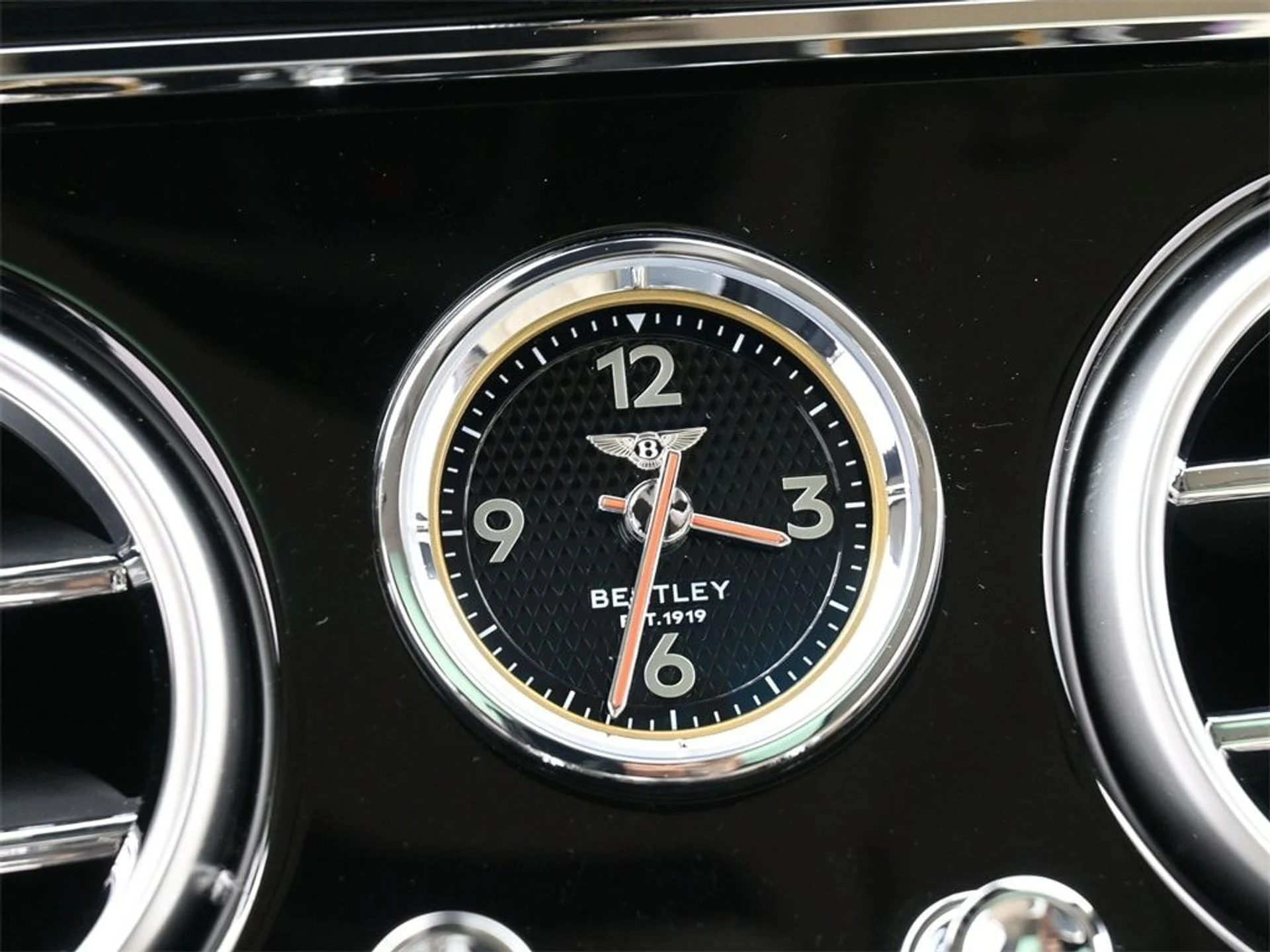 mph023_3719289577_96795a10796636ad1a26c6dafbec3584x_345afef22b